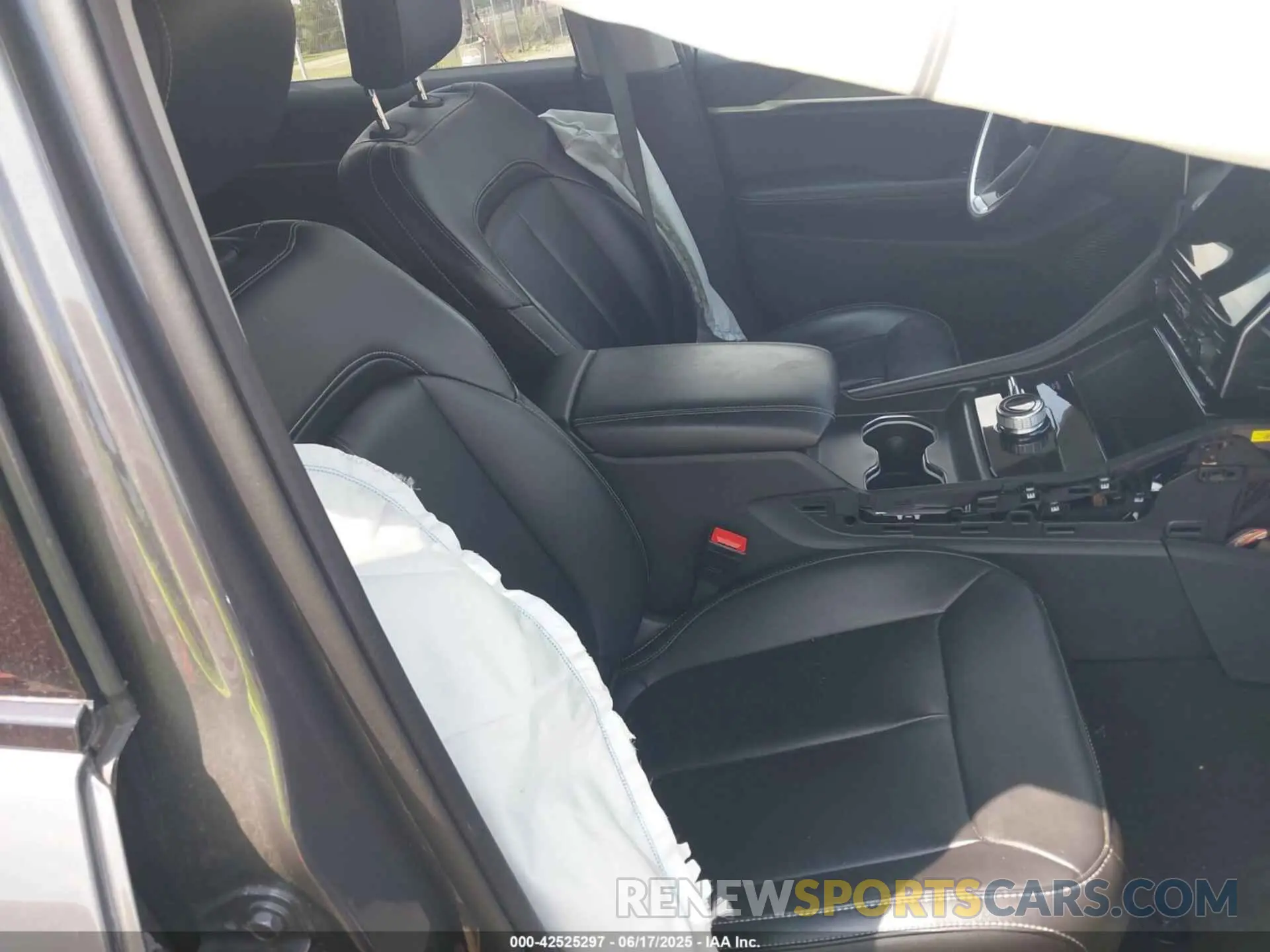 5 fotografías del automóvil dañado 1C4RJKBGXR8917360 JEEP GRAND CHEROKEE L 2024