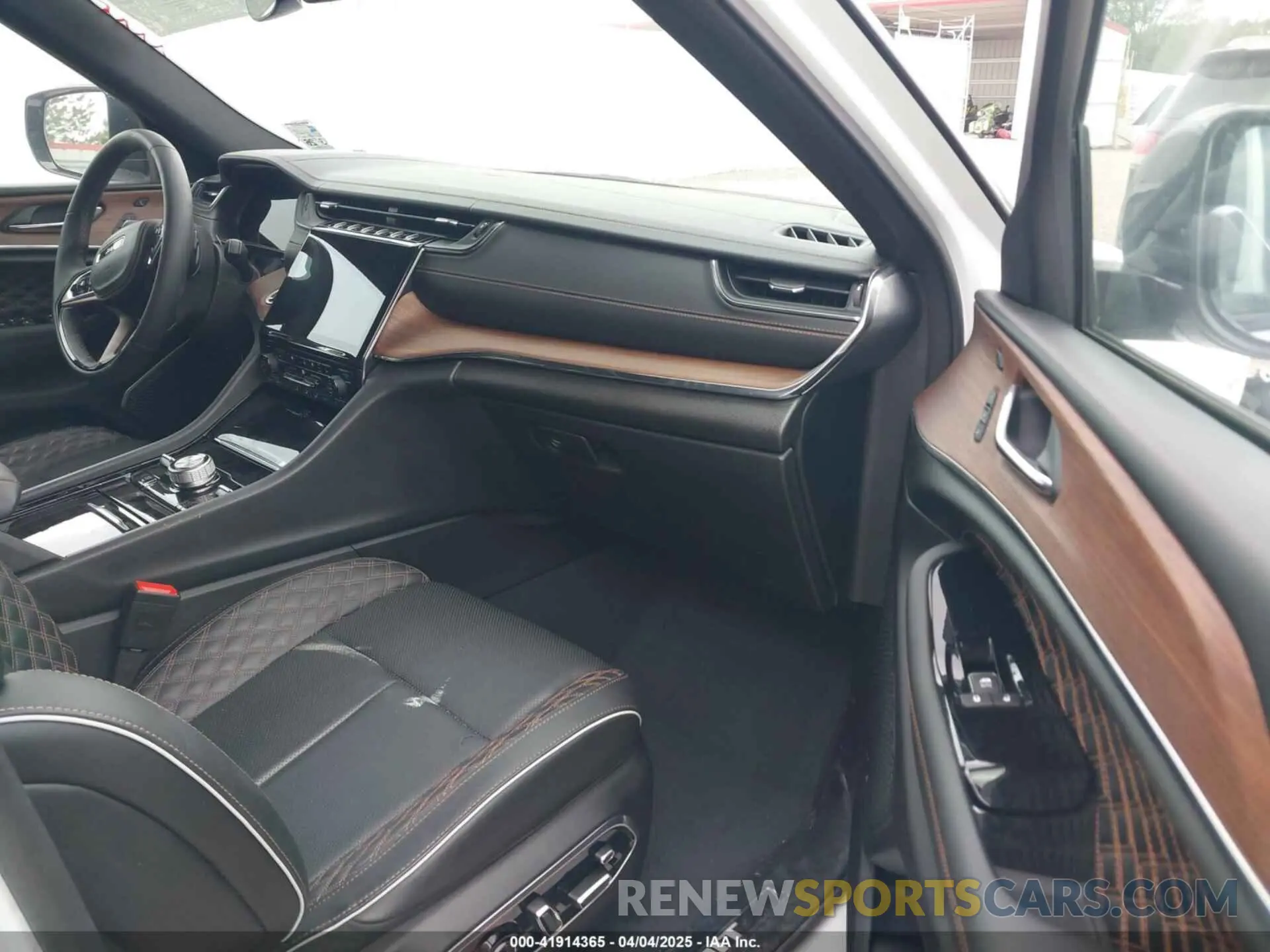 5 fotografías del automóvil dañado 1C4RJKEG4R8931430 JEEP GRAND CHEROKEE L 2024