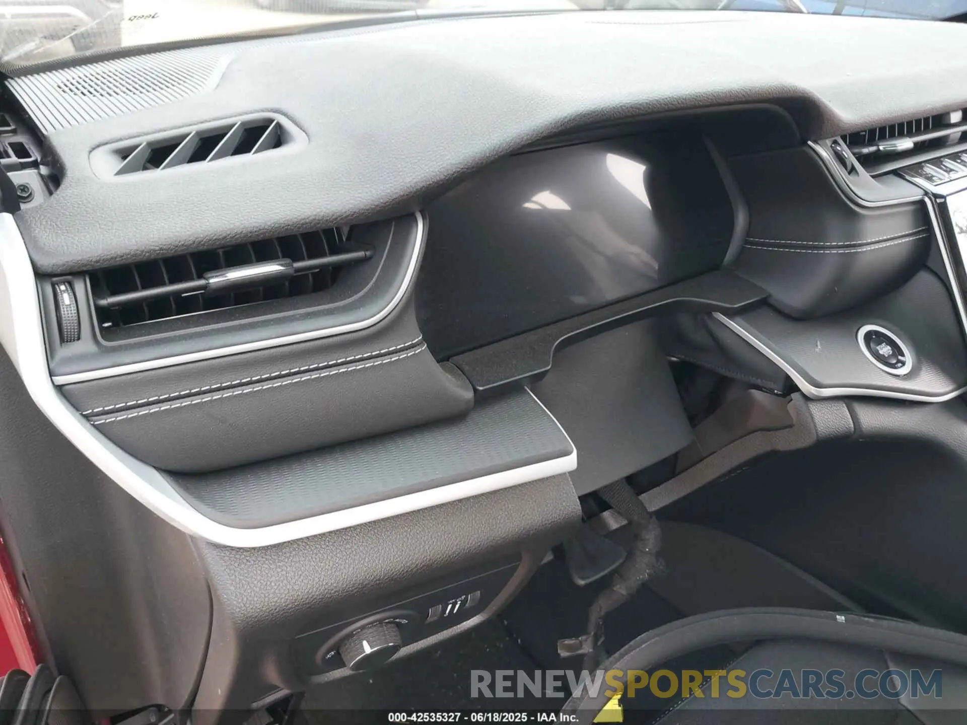 14 fotografías del automóvil dañado 1C4RJKAG8S8637010 JEEP GRAND CHEROKEE L 2025