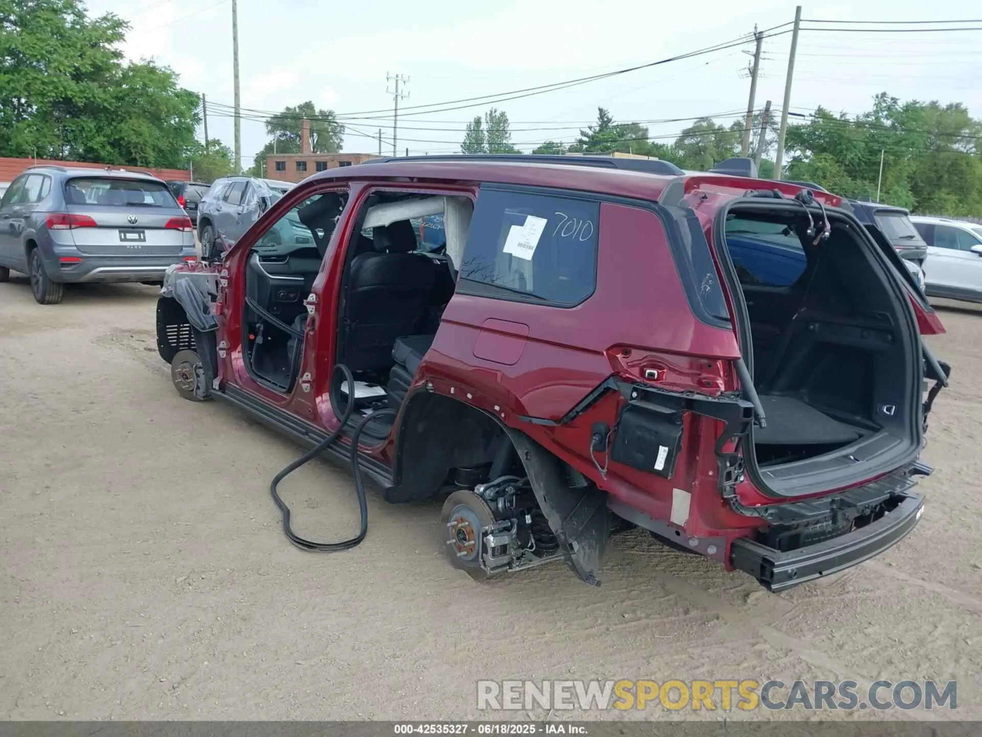 3 fotografías del automóvil dañado 1C4RJKAG8S8637010 JEEP GRAND CHEROKEE L 2025