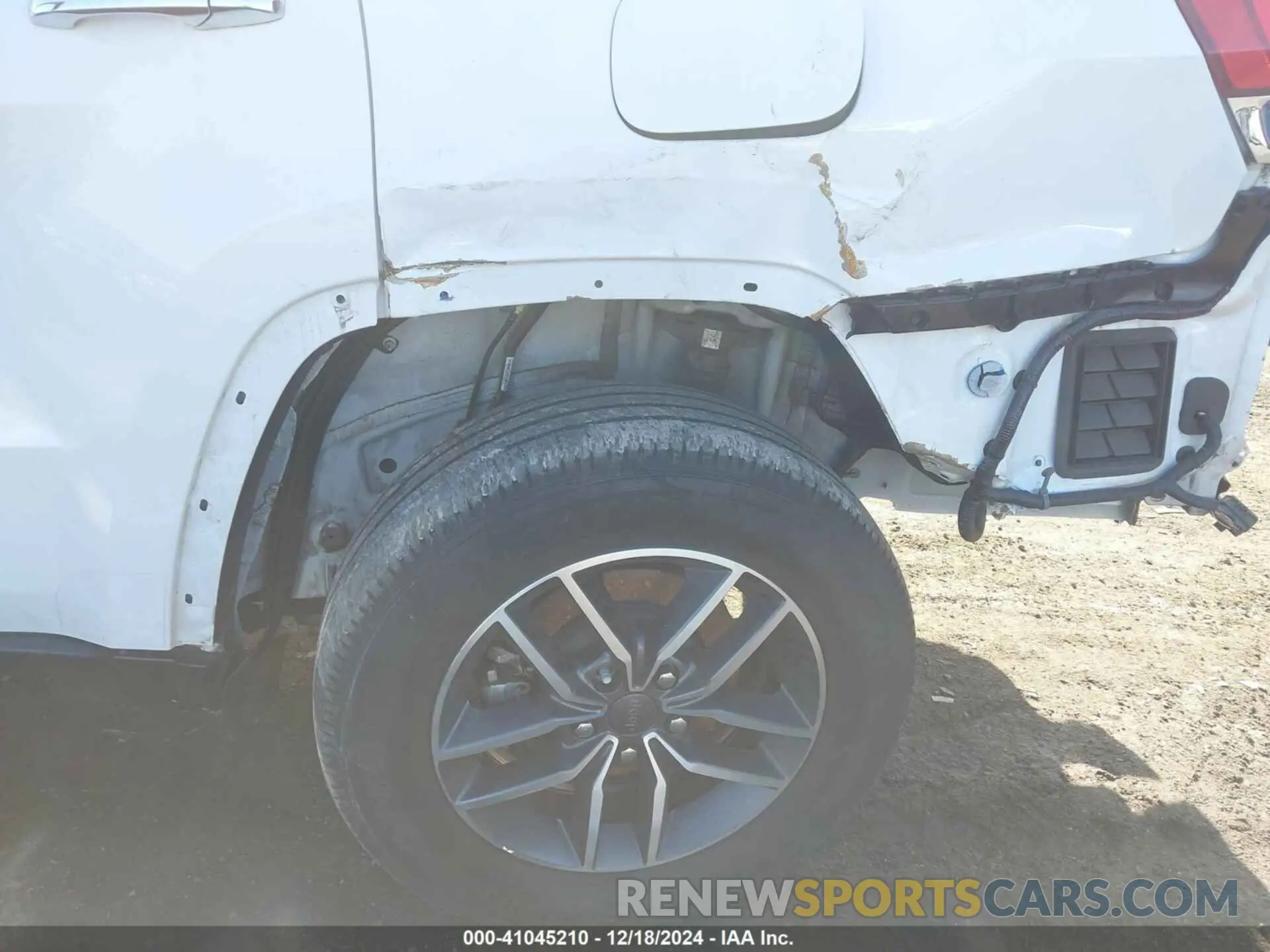 18 fotografías del automóvil dañado 1C4RJFBG6NC176557 JEEP GRAND CHEROKEE WK 2022