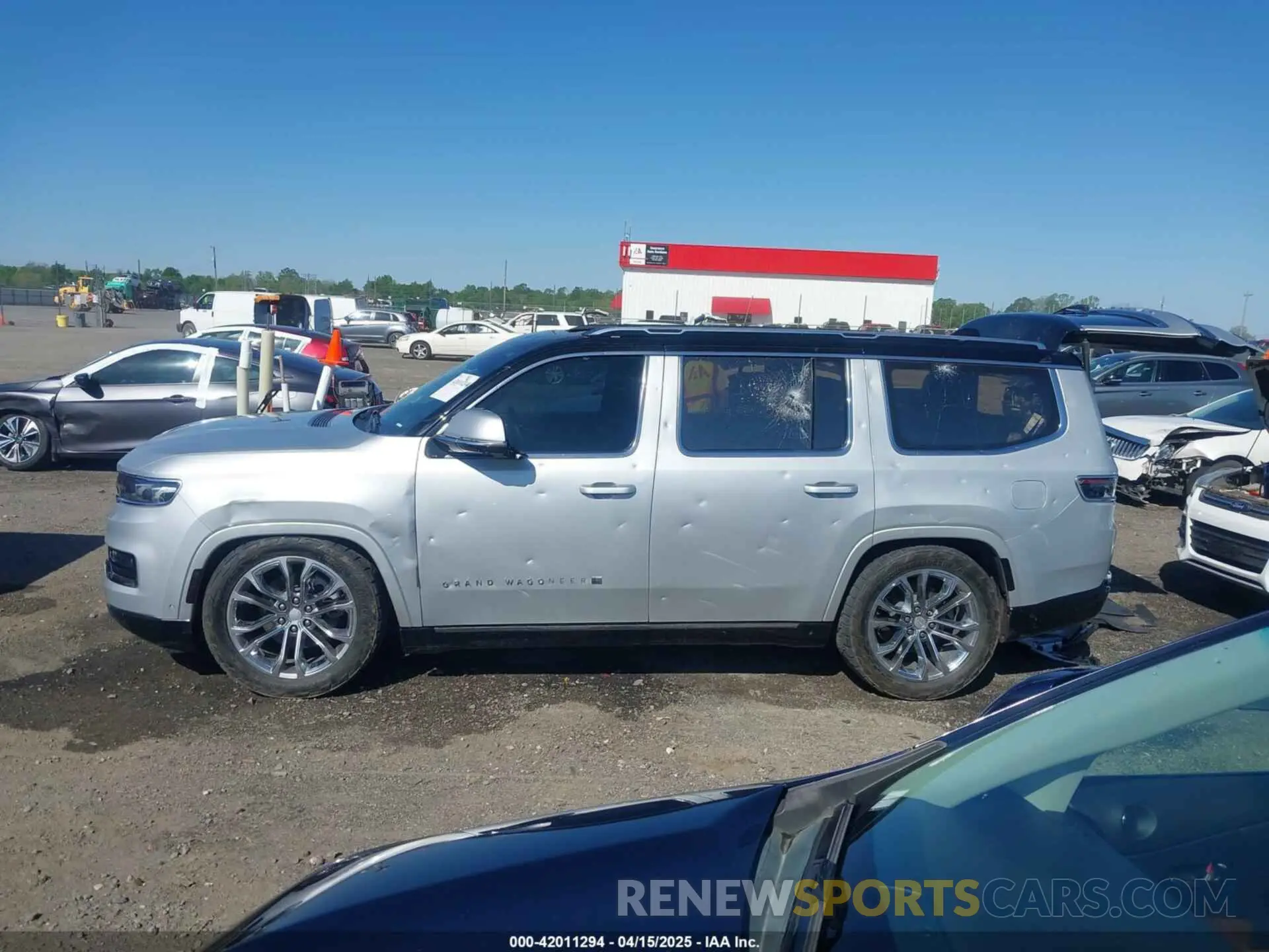 14 fotografías del automóvil dañado 1C4SJVFJXNS167187 JEEP GRAND WAGONEER 2022