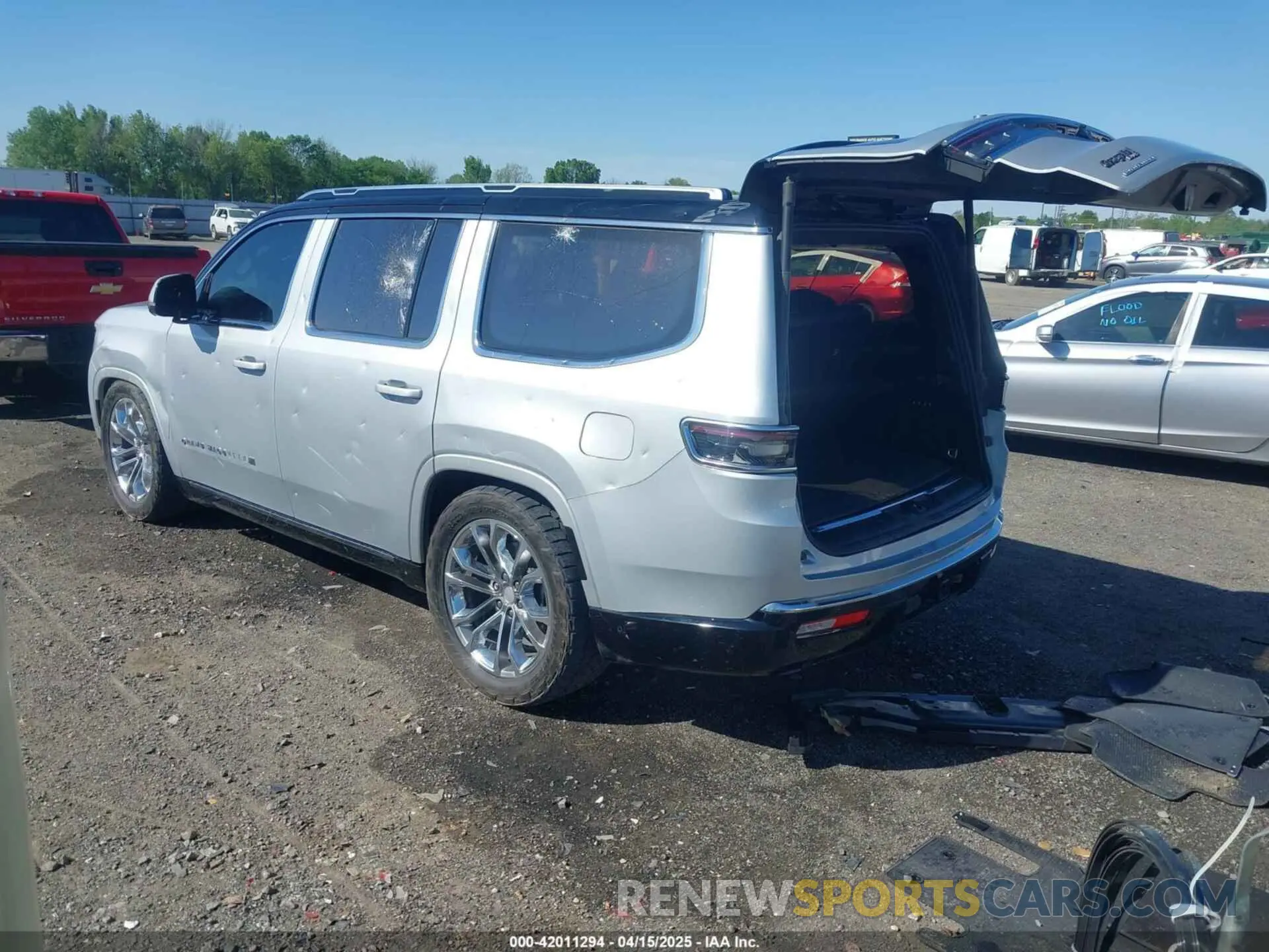 3 fotografías del automóvil dañado 1C4SJVFJXNS167187 JEEP GRAND WAGONEER 2022