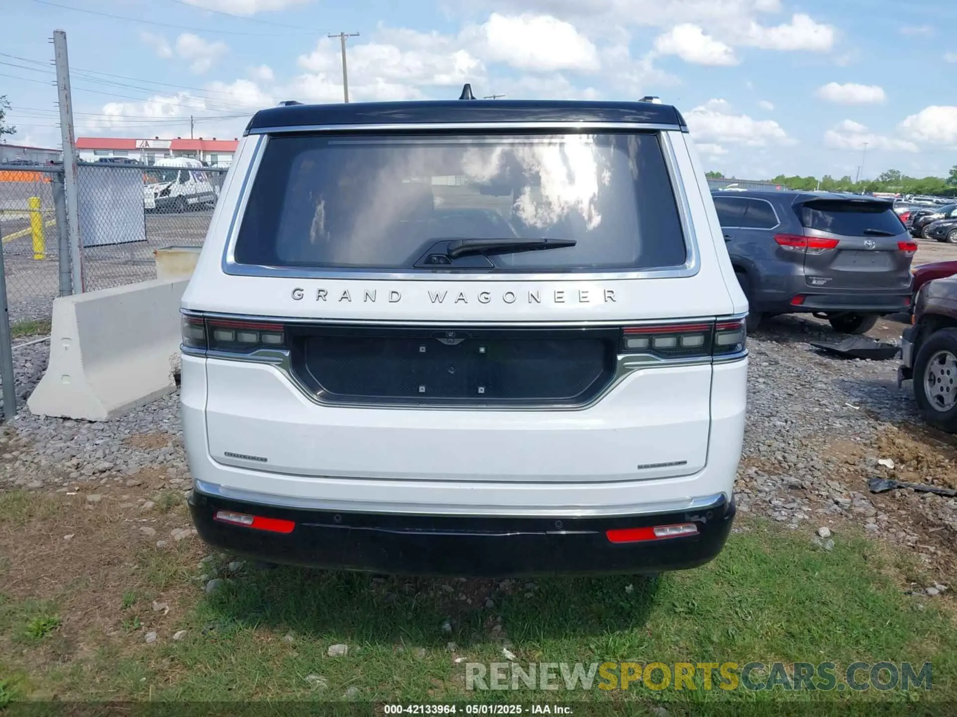 16 fotografías del automóvil dañado 1C4SJVGP5PS503964 JEEP GRAND WAGONEER 2023