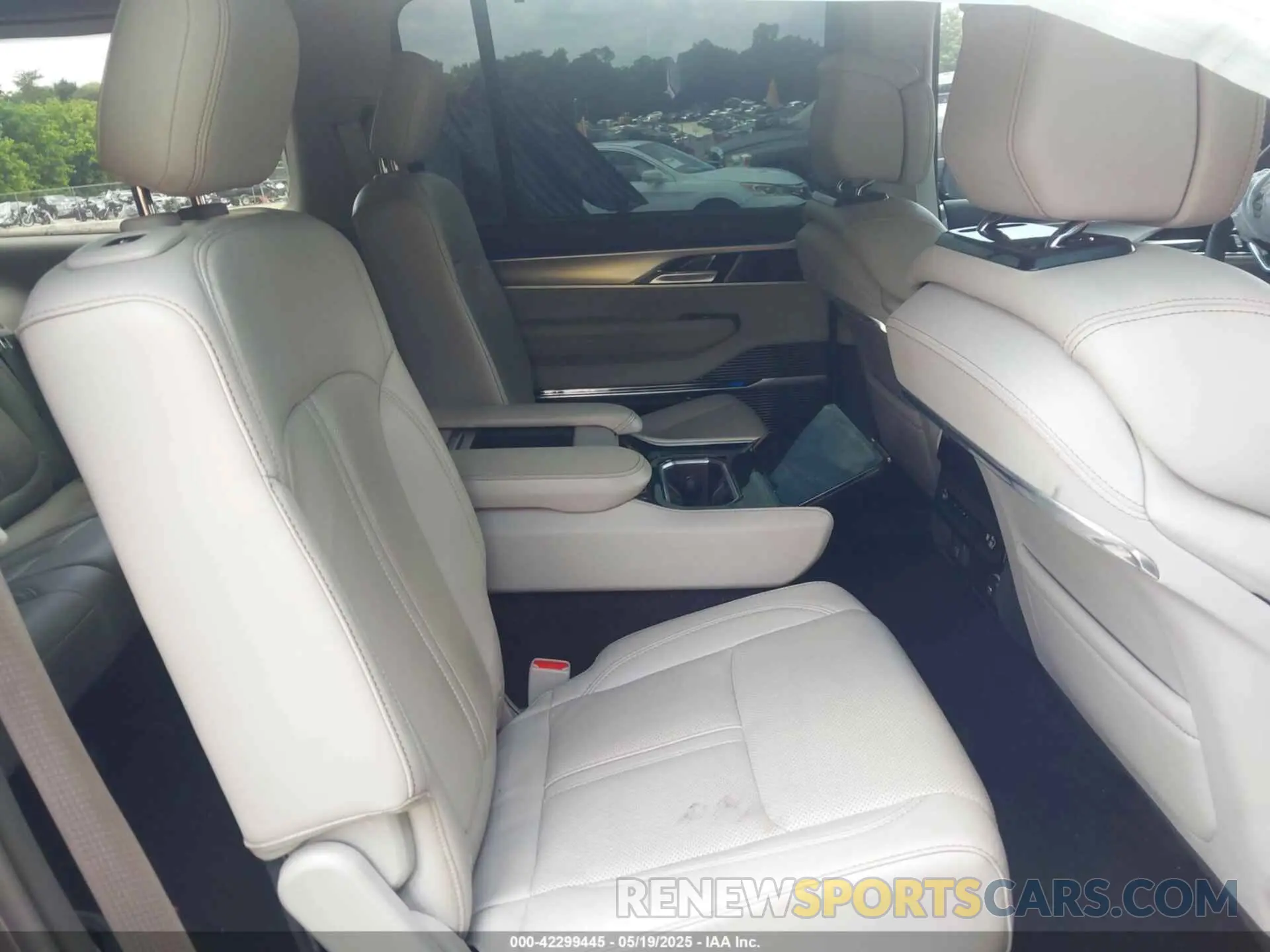 8 fotografías del automóvil dañado 1C4SJSEP9PS507713 JEEP GRAND WAGONEER L 2023