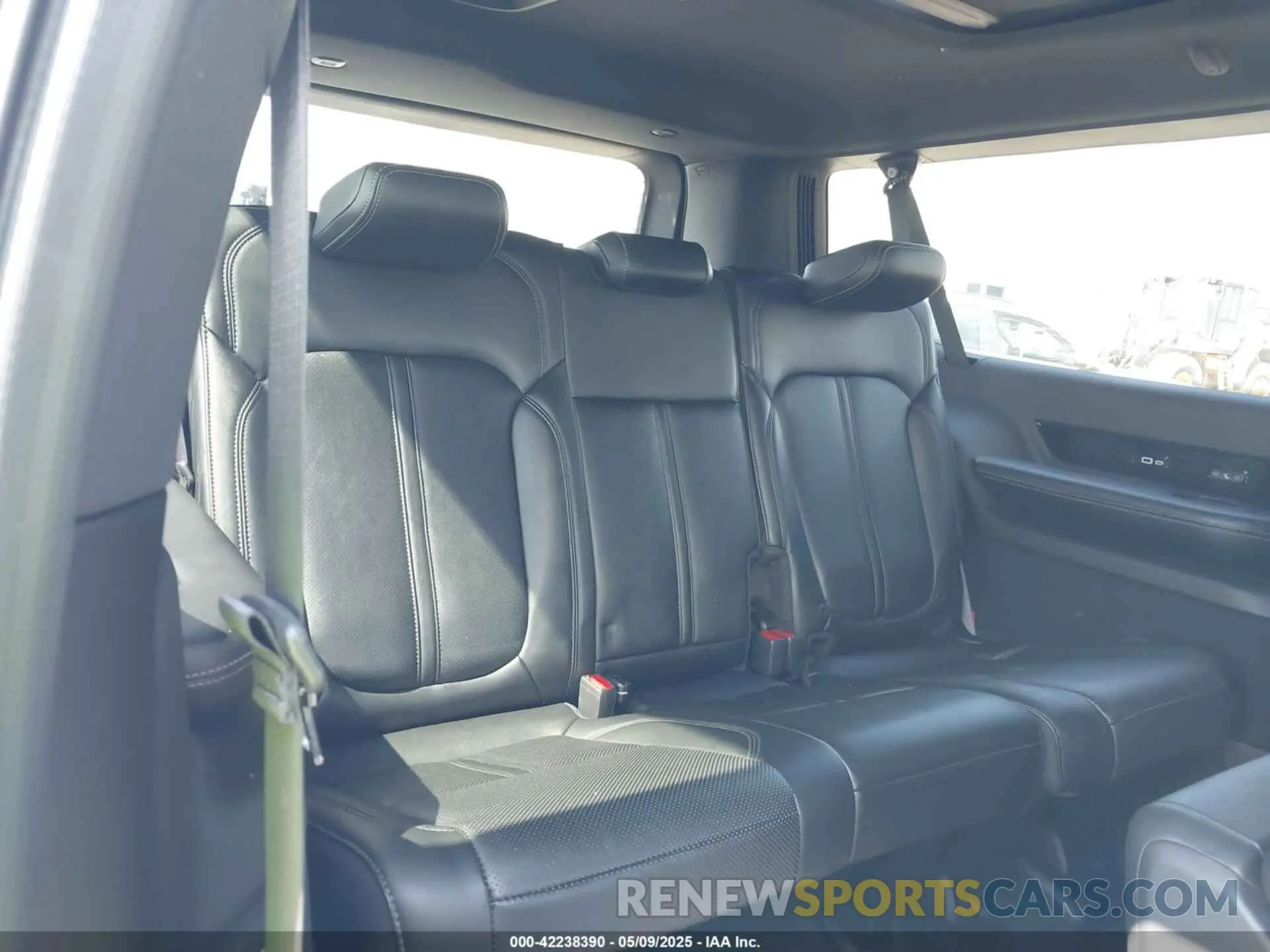 17 fotografías del automóvil dañado 1C4SJSEP6RS112360 JEEP GRAND WAGONEER L 2024