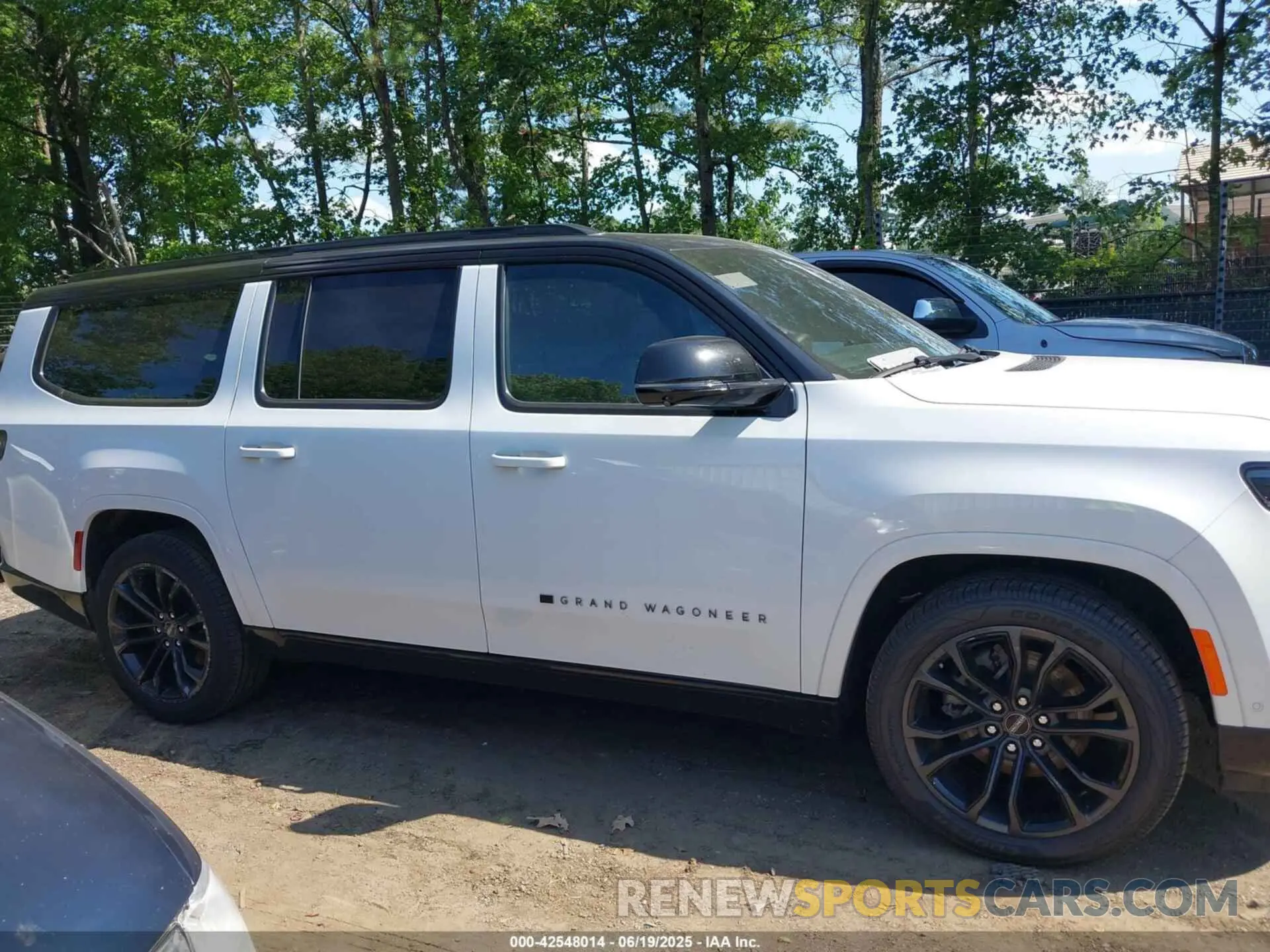 13 fotografías del automóvil dañado 1C4SJSFP8RS150090 JEEP GRAND WAGONEER L 2024