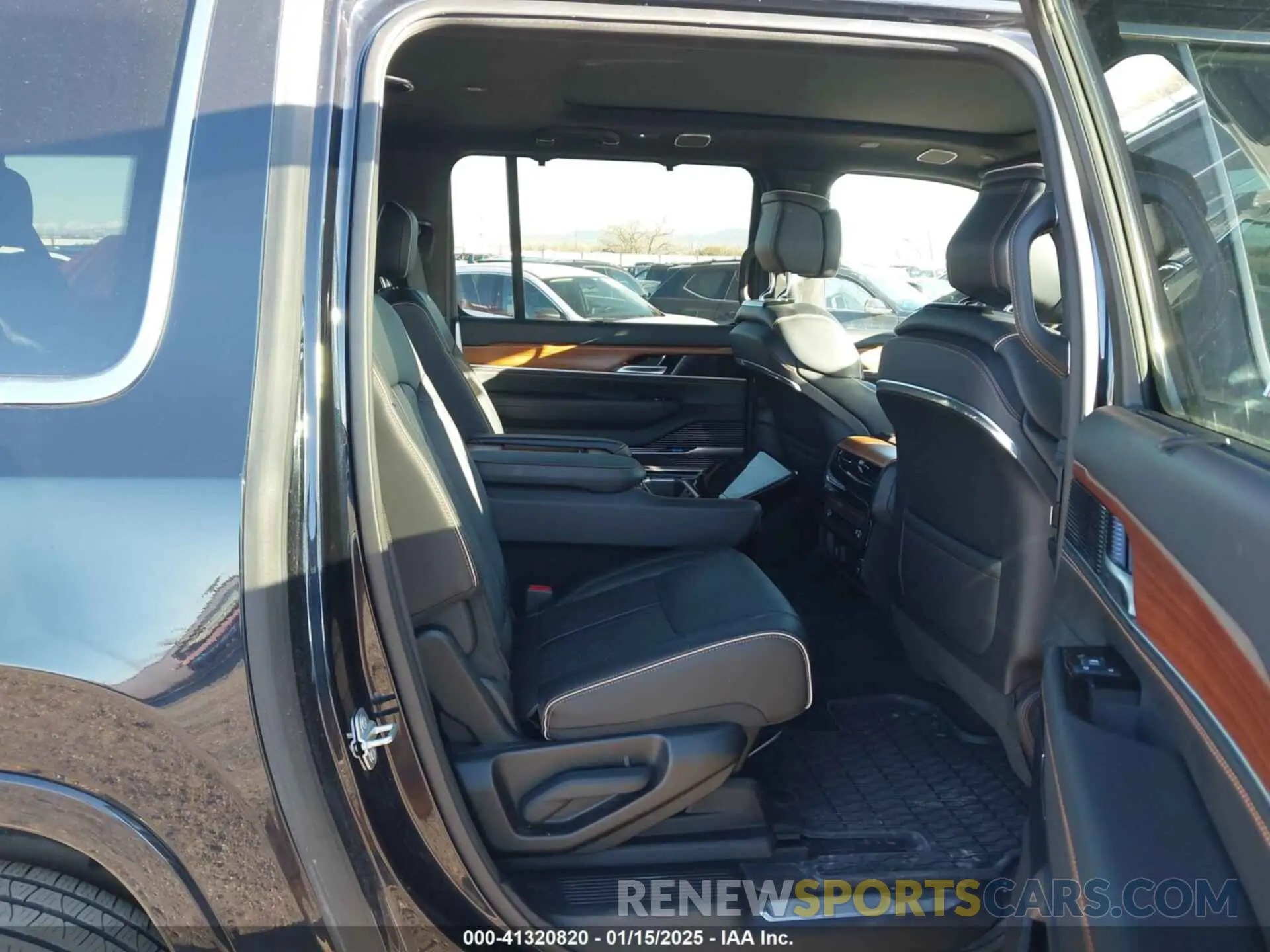 8 fotografías del automóvil dañado 1C4SJSGP4RS186356 JEEP GRAND WAGONEER L 2024