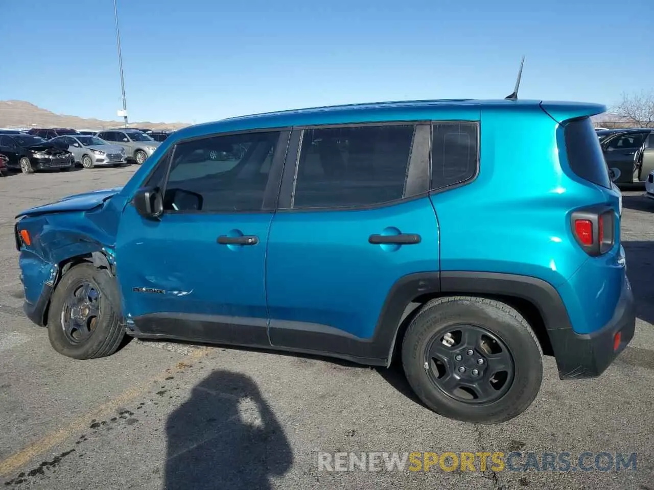 2 fotografías del automóvil dañado ZACNJAAB3KPK37715 JEEP RENEGADE 2019