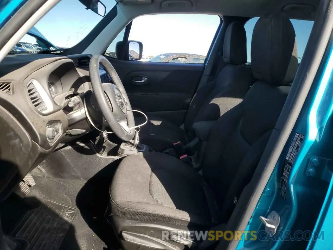 7 fotografías del automóvil dañado ZACNJAAB3KPK37715 JEEP RENEGADE 2019