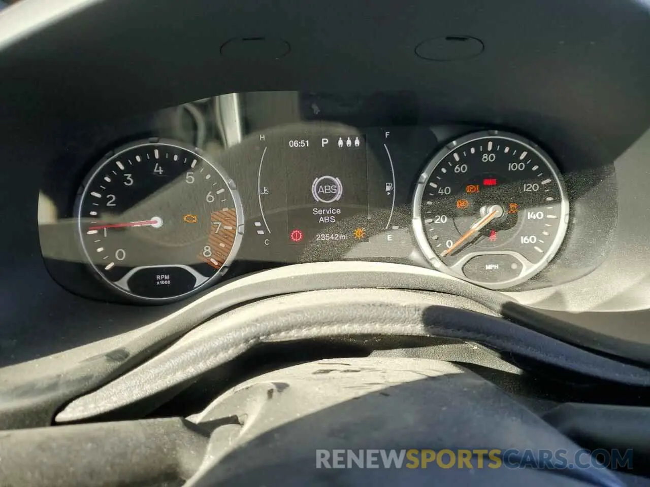 9 fotografías del automóvil dañado ZACNJAAB3KPK37715 JEEP RENEGADE 2019