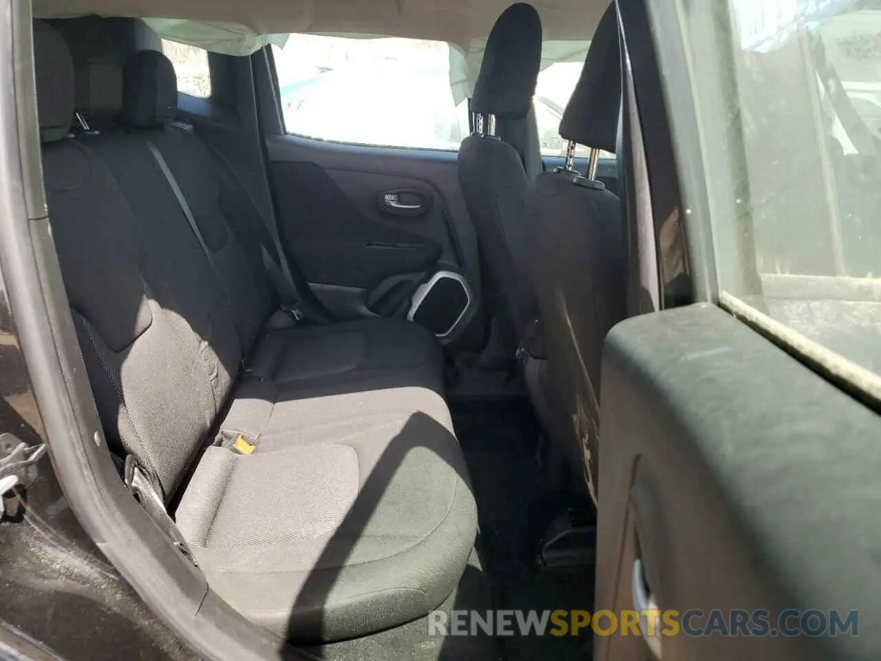 11 fotografías del automóvil dañado ZACNJAAB6KPK11528 JEEP RENEGADE 2019