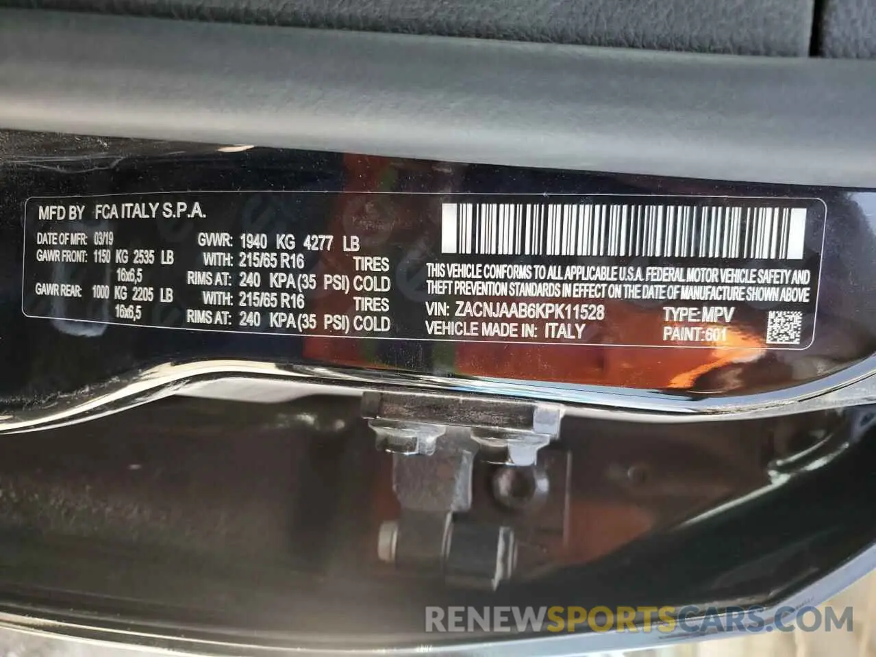 14 fotografías del automóvil dañado ZACNJAAB6KPK11528 JEEP RENEGADE 2019
