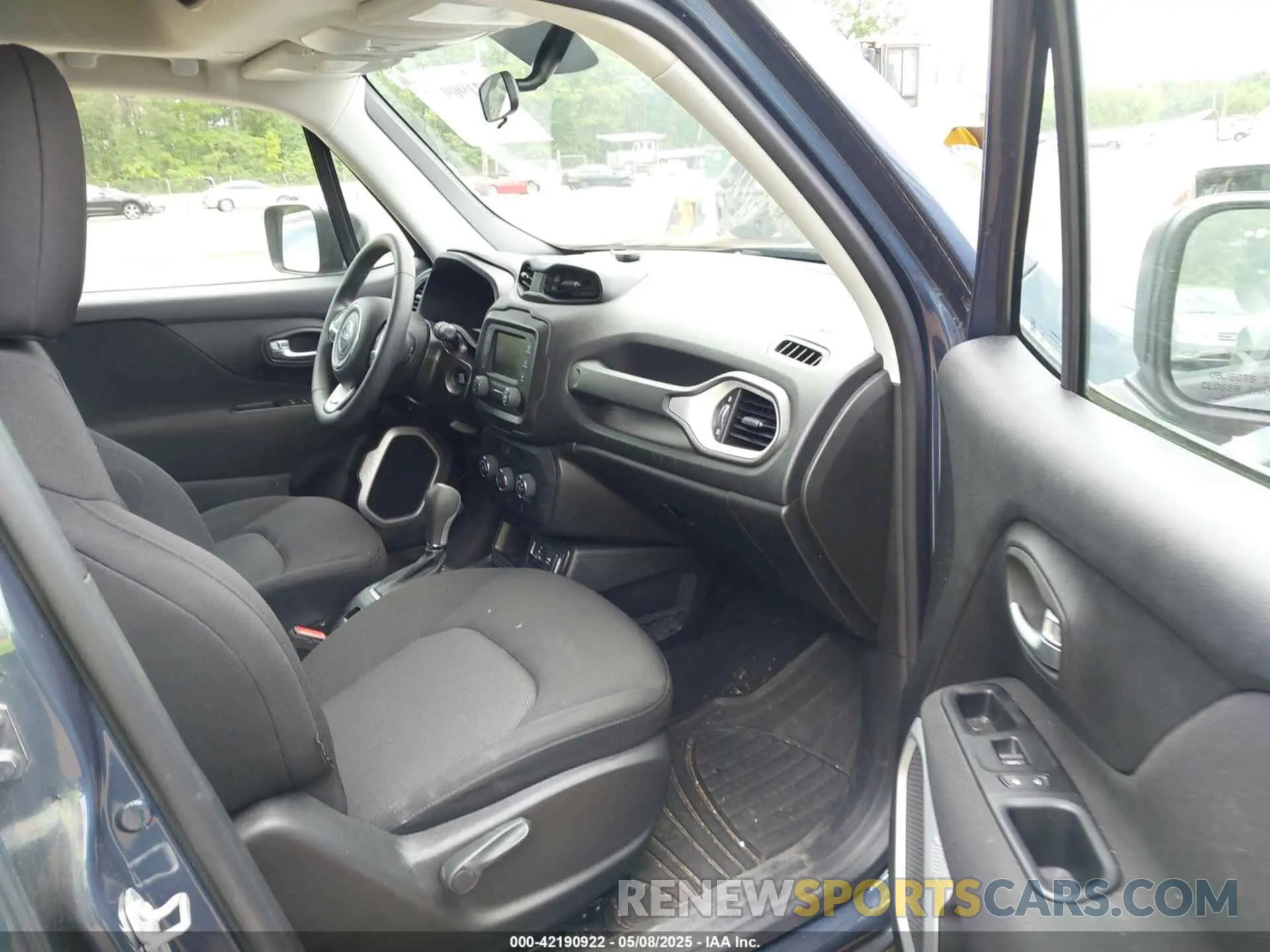 5 fotografías del automóvil dañado ZACNJAAB9KPK76101 JEEP RENEGADE 2019