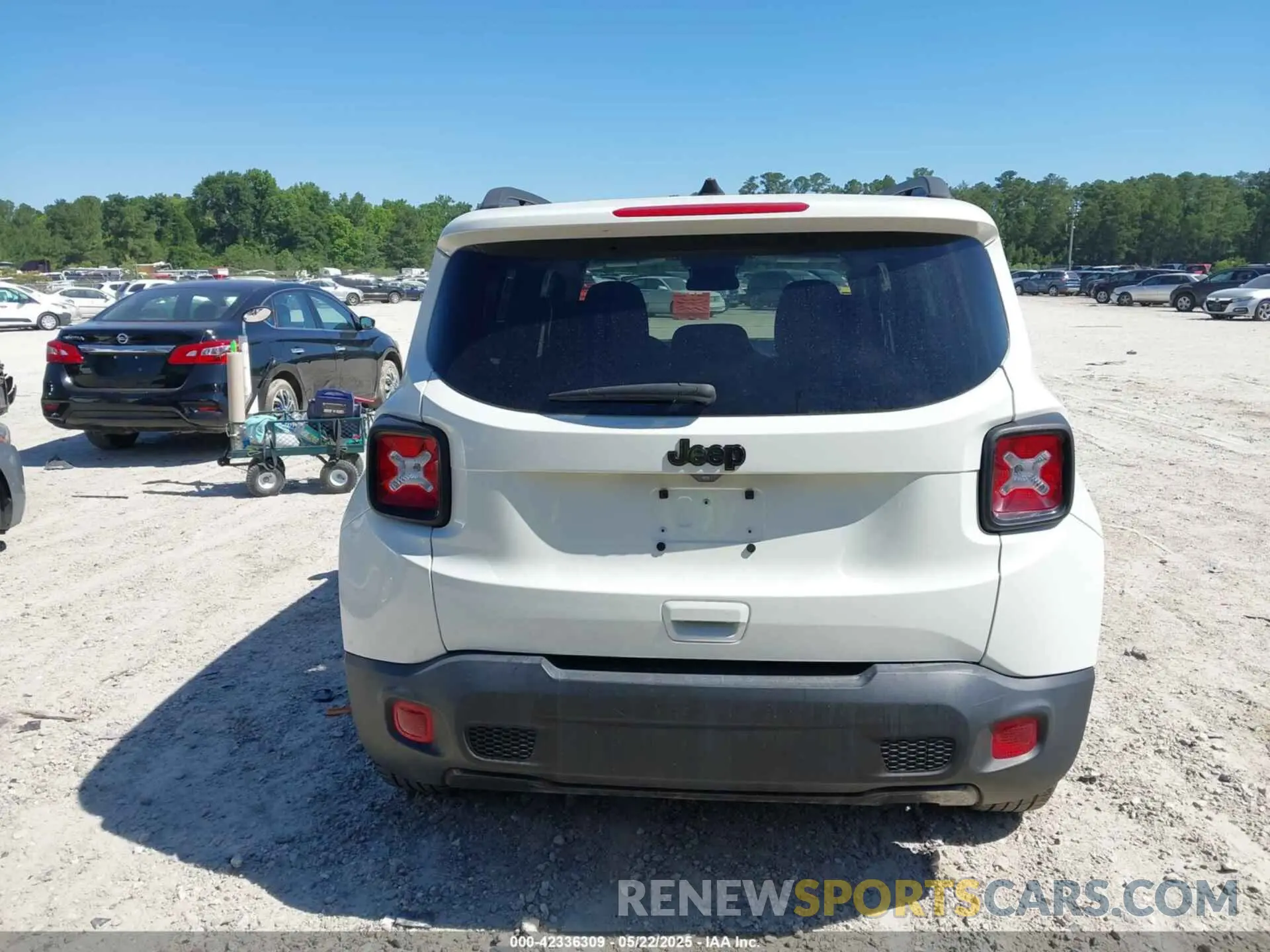 16 fotografías del automóvil dañado ZACNJAB16KPK42882 JEEP RENEGADE 2019