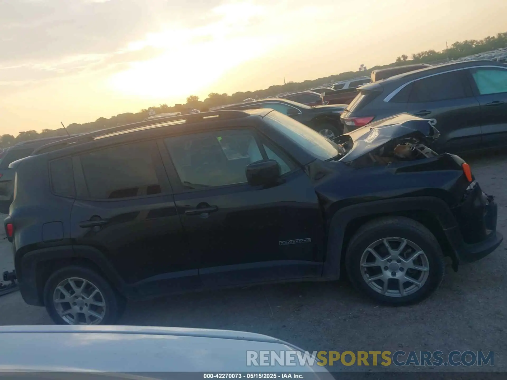12 fotografías del automóvil dañado ZACNJABB0KPJ75446 JEEP RENEGADE 2019