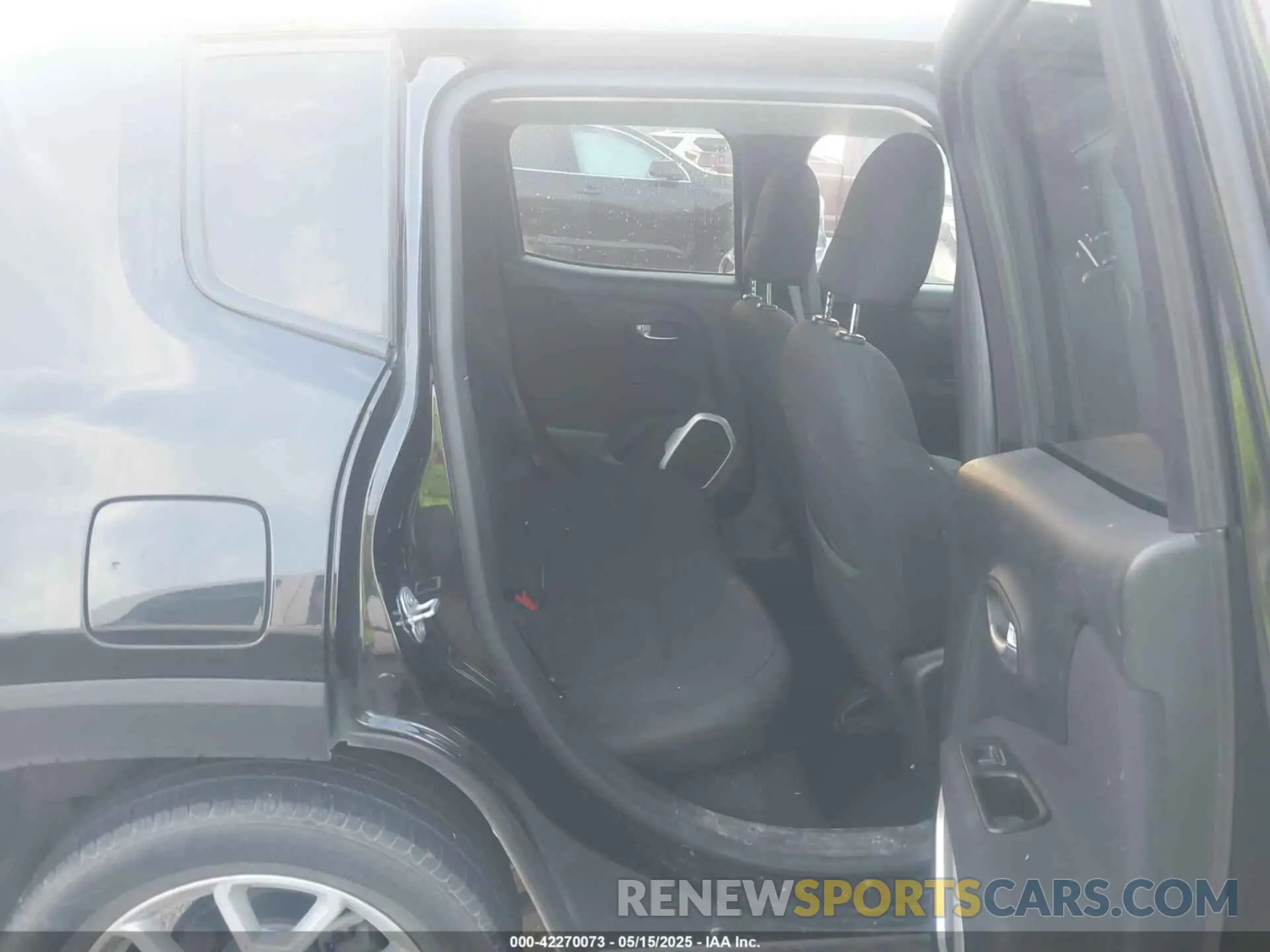 8 fotografías del automóvil dañado ZACNJABB0KPJ75446 JEEP RENEGADE 2019