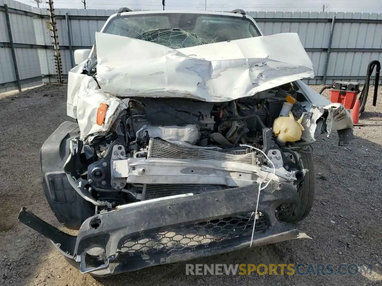 5 fotografías del automóvil dañado ZACNJABB0KPK93447 JEEP RENEGADE 2019