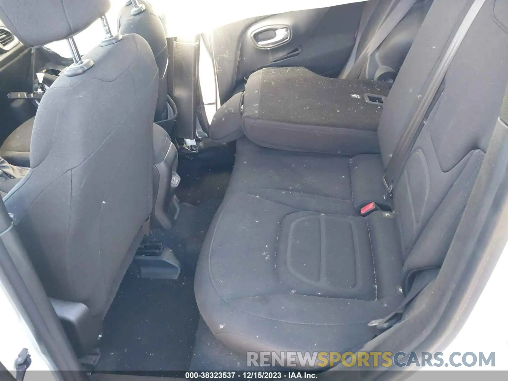 8 fotografías del automóvil dañado ZACNJABB2KPJ96010 JEEP RENEGADE 2019