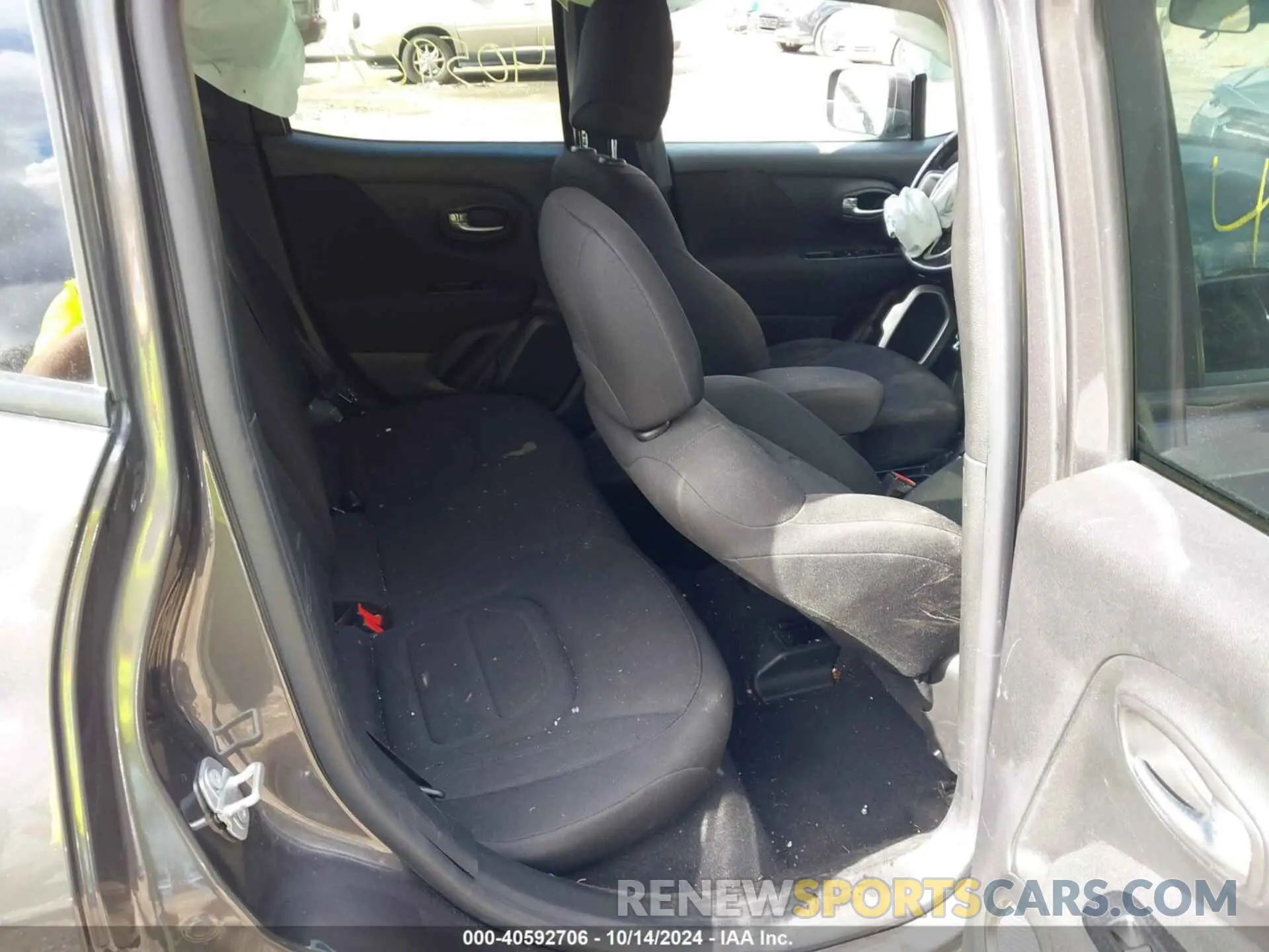 8 fotografías del automóvil dañado ZACNJABB3KPK23814 JEEP RENEGADE 2019