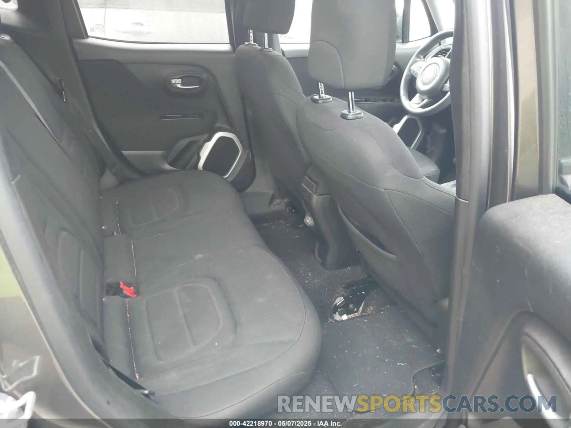 8 fotografías del automóvil dañado ZACNJABB4KPJ73599 JEEP RENEGADE 2019