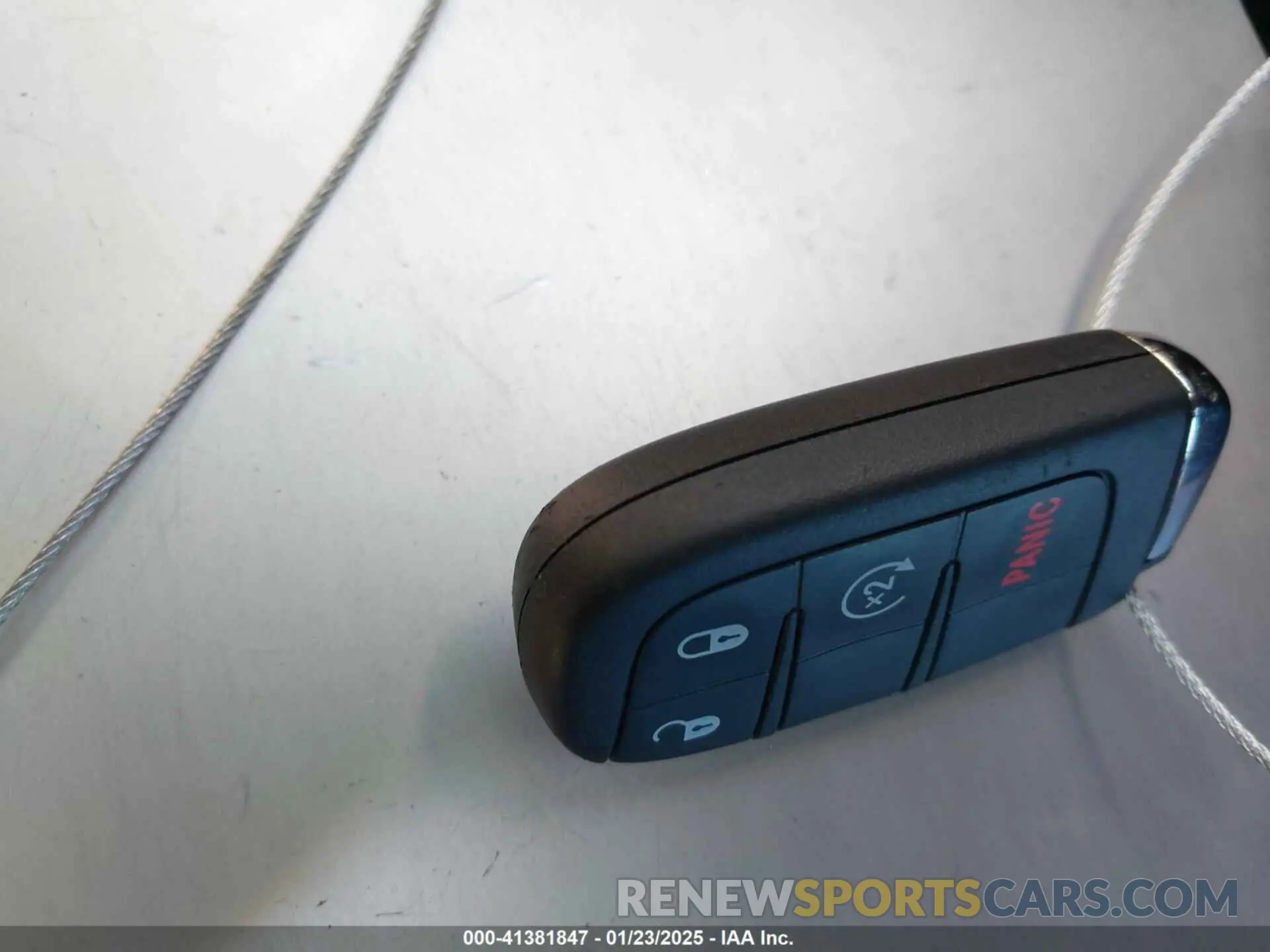 11 fotografías del automóvil dañado ZACNJABB4KPK41092 JEEP RENEGADE 2019