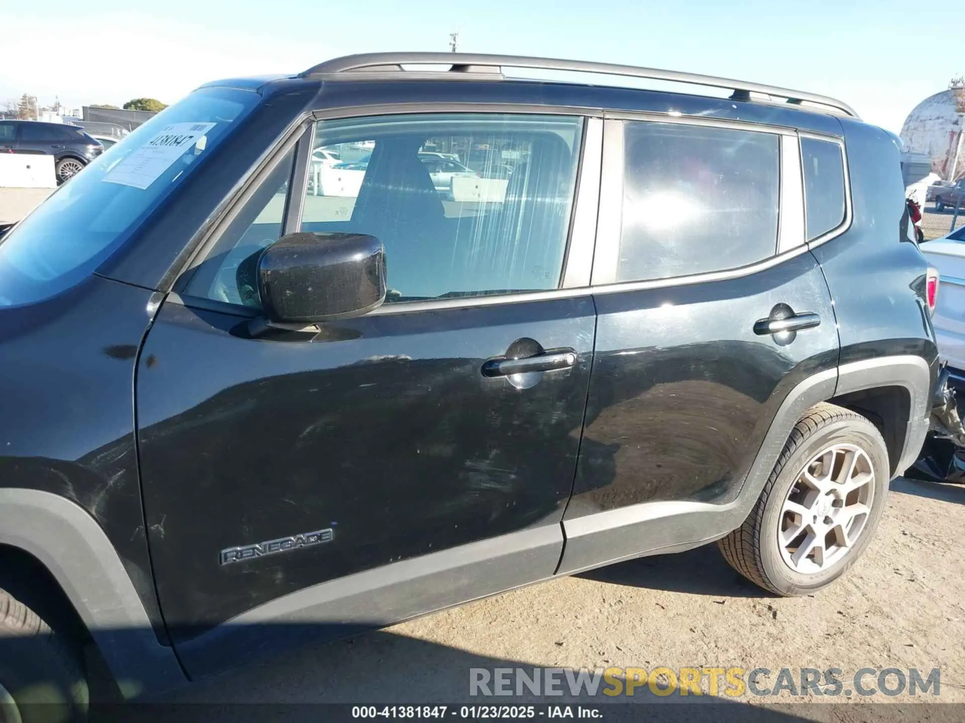 15 fotografías del automóvil dañado ZACNJABB4KPK41092 JEEP RENEGADE 2019