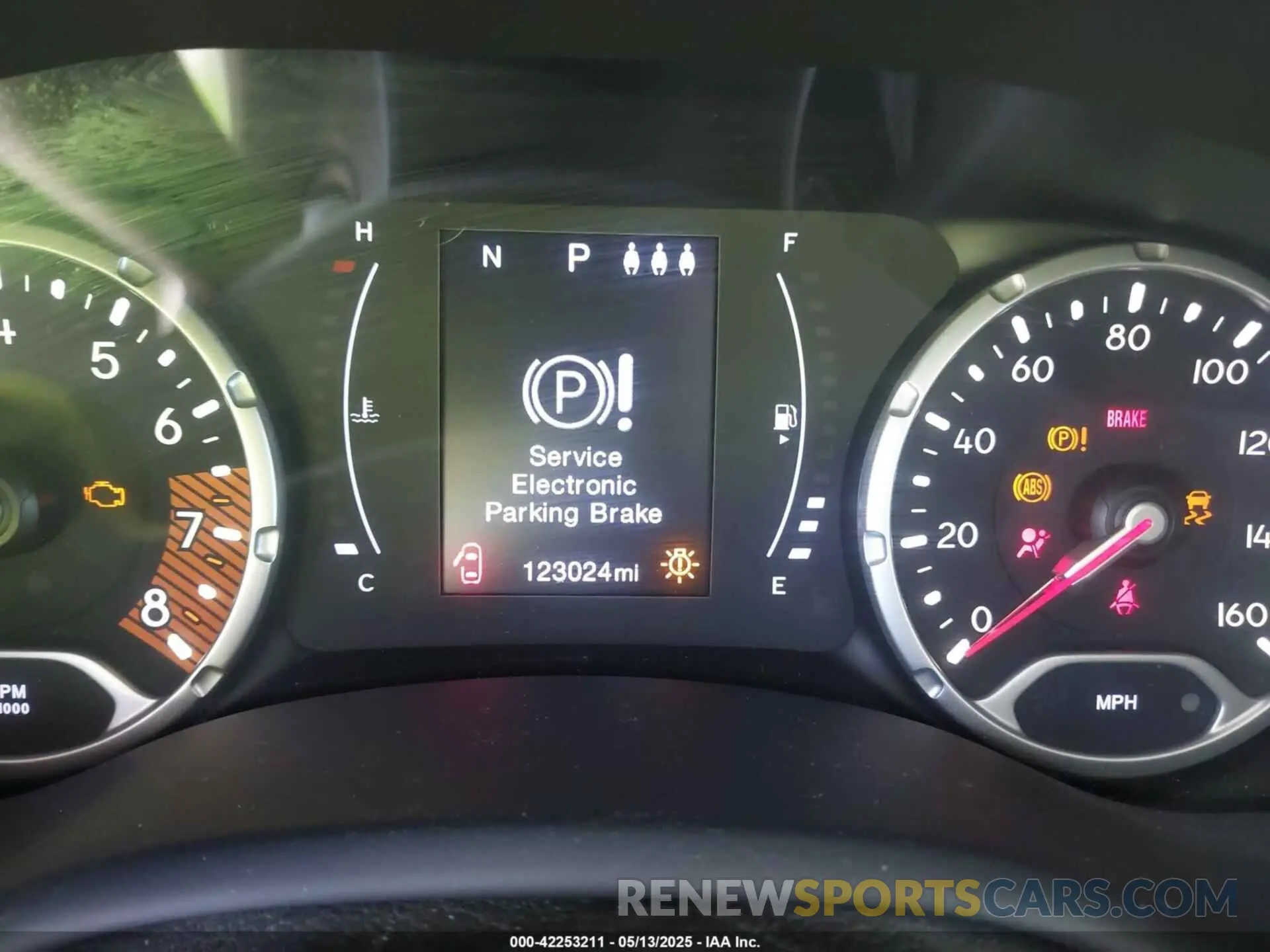 15 fotografías del automóvil dañado ZACNJABB9KPK20061 JEEP RENEGADE 2019