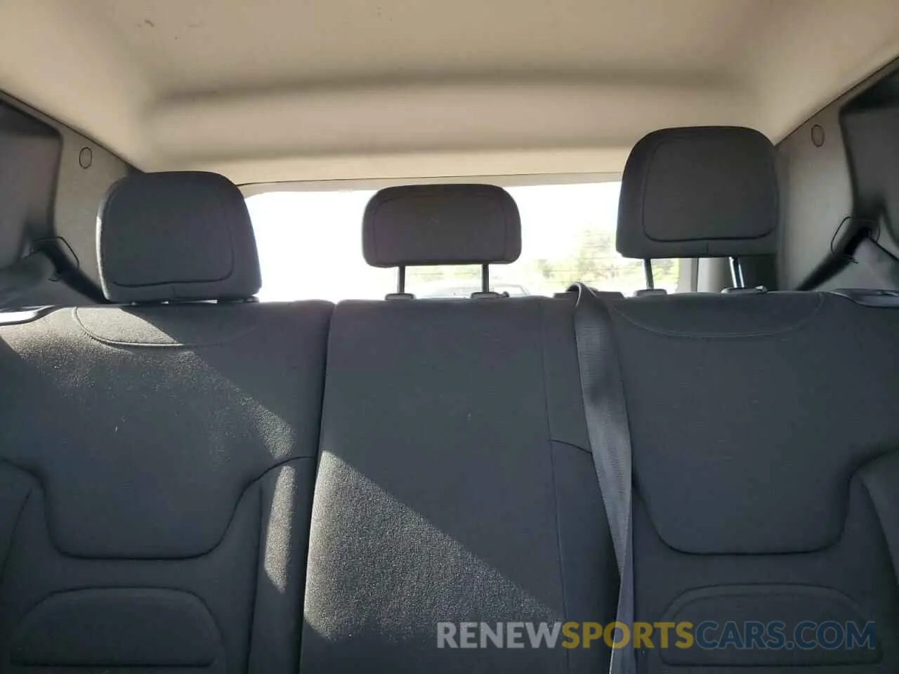 10 fotografías del automóvil dañado ZACNJABB9KPK25499 JEEP RENEGADE 2019