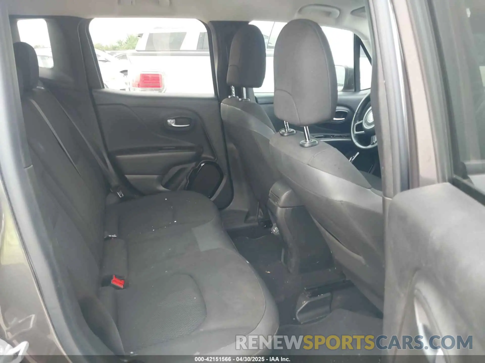 8 fotografías del automóvil dañado ZACNJABBXKPJ76703 JEEP RENEGADE 2019