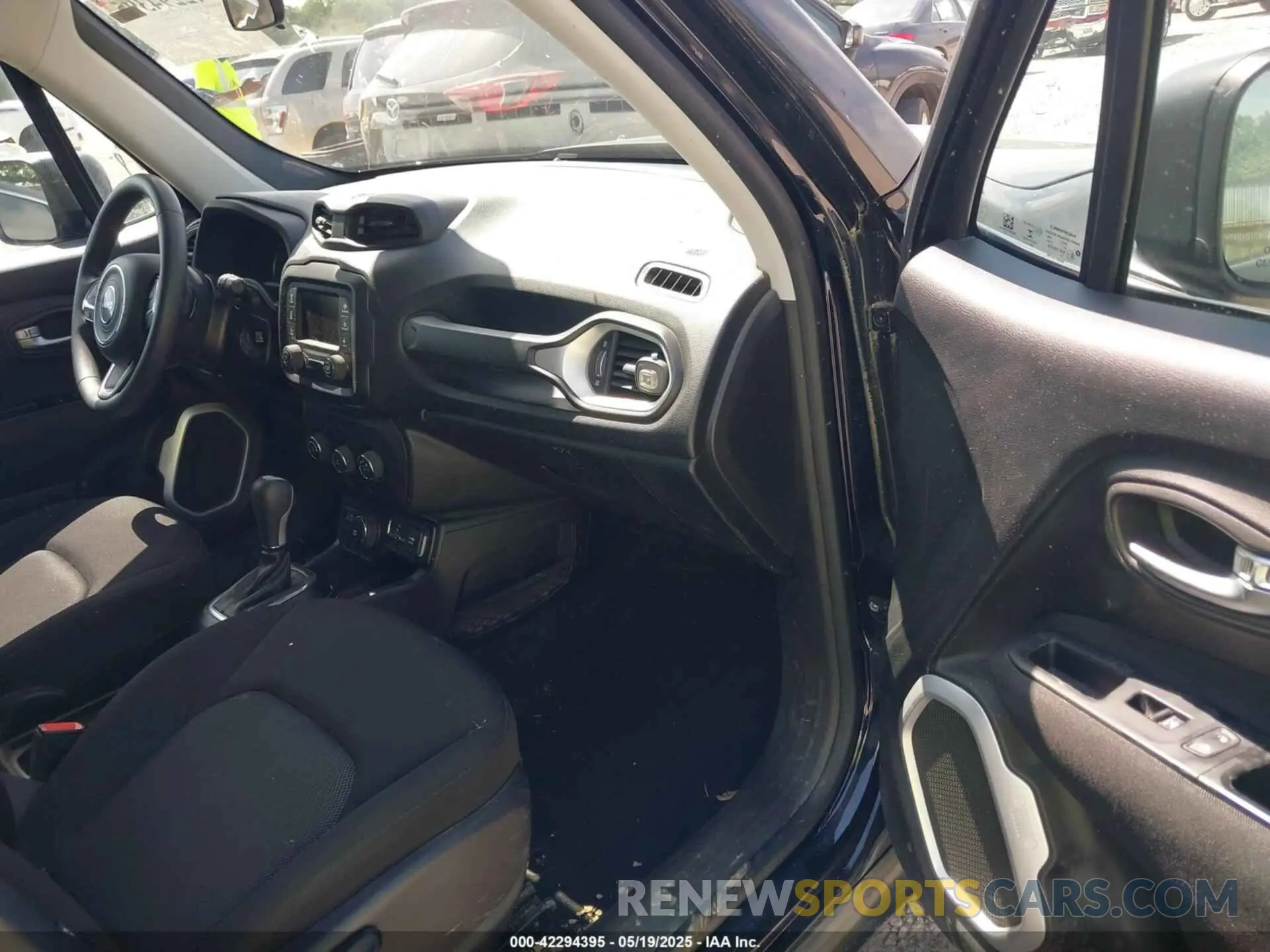 5 fotografías del automóvil dañado ZACNJBA17KPJ98673 JEEP RENEGADE 2019