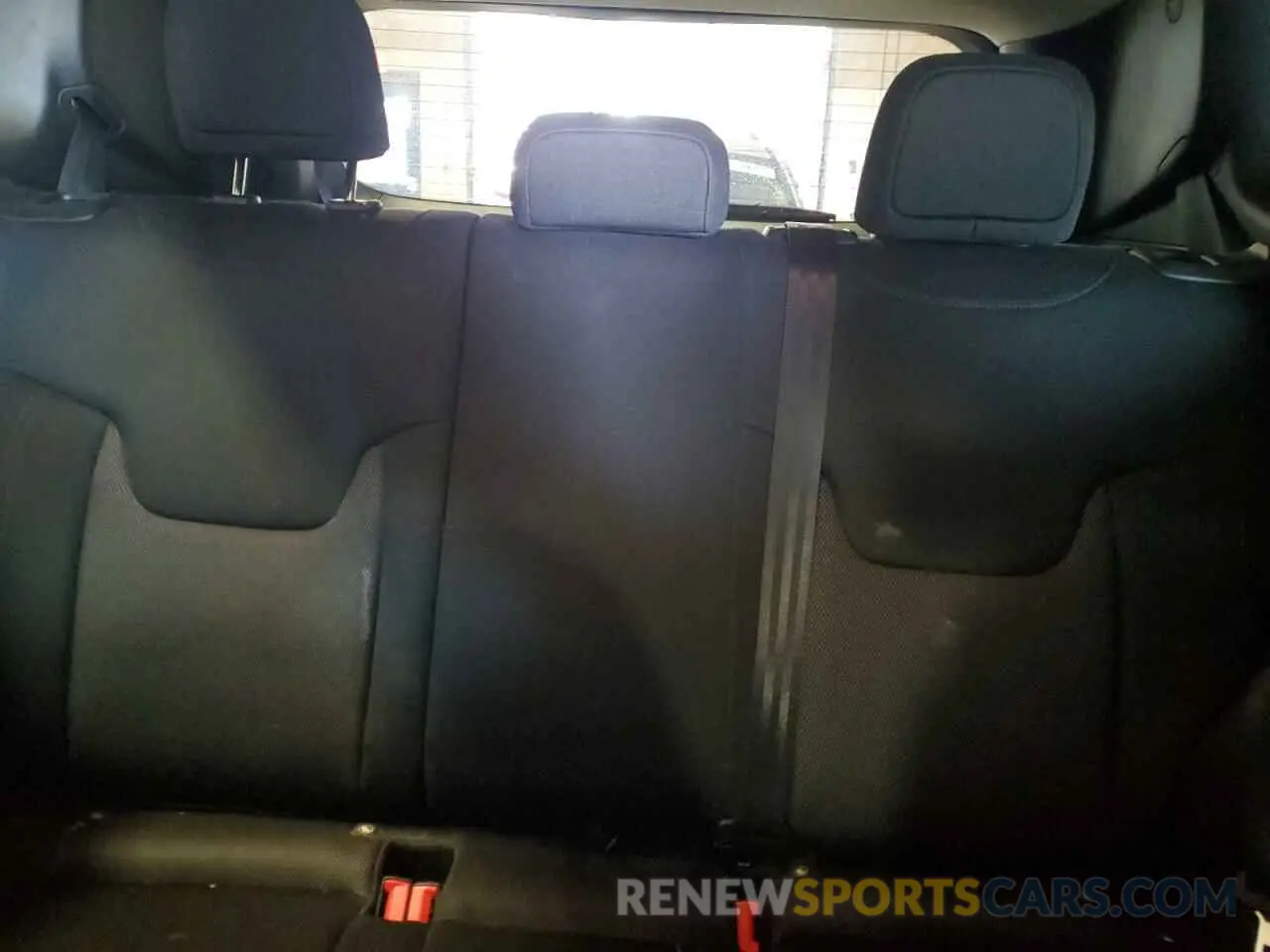 10 fotografías del automóvil dañado ZACNJBAB1KPJ83790 JEEP RENEGADE 2019