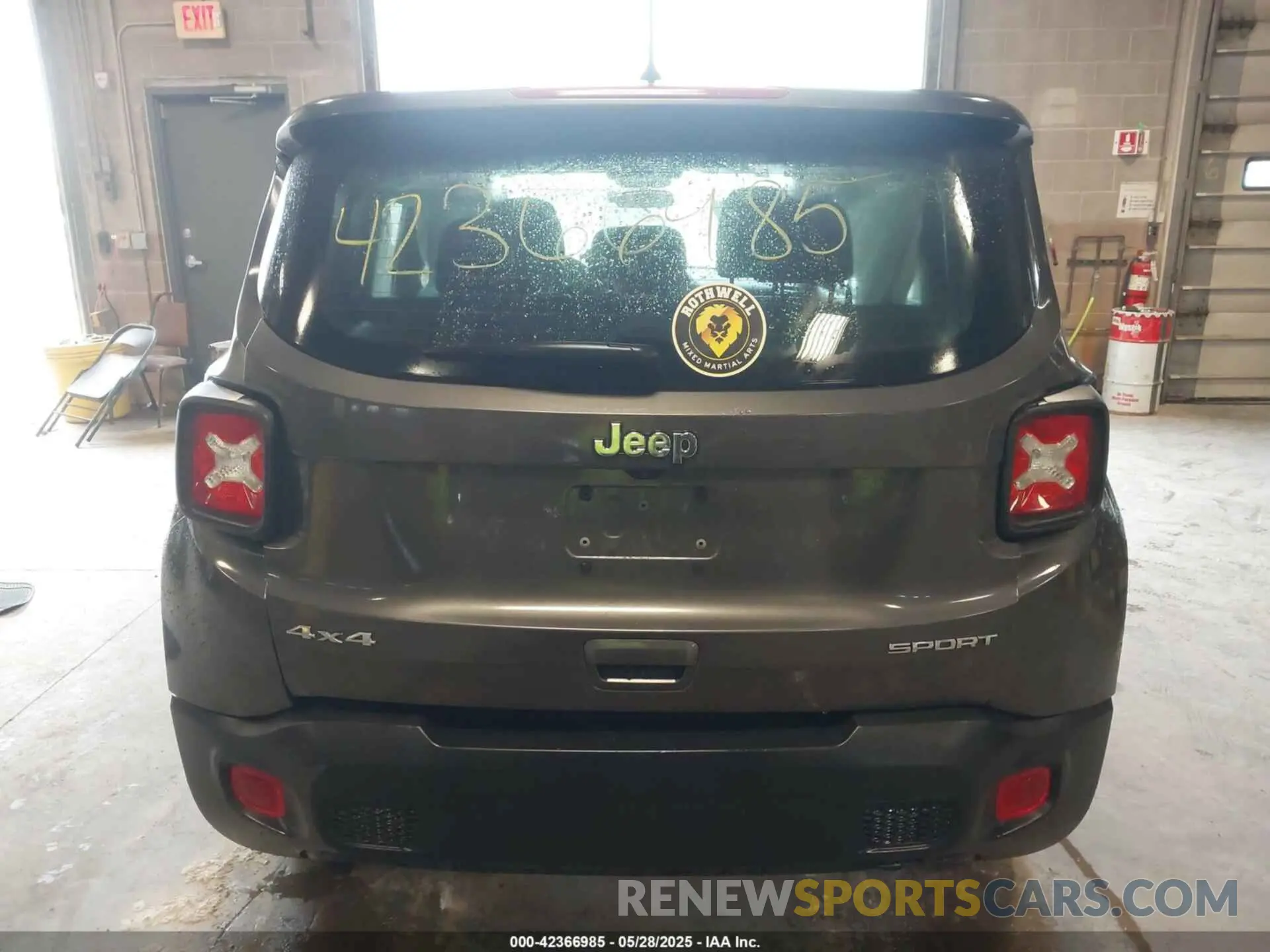 16 fotografías del automóvil dañado ZACNJBAB1KPJ91940 JEEP RENEGADE 2019
