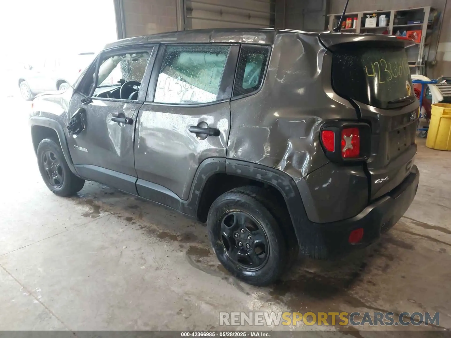 3 fotografías del automóvil dañado ZACNJBAB1KPJ91940 JEEP RENEGADE 2019