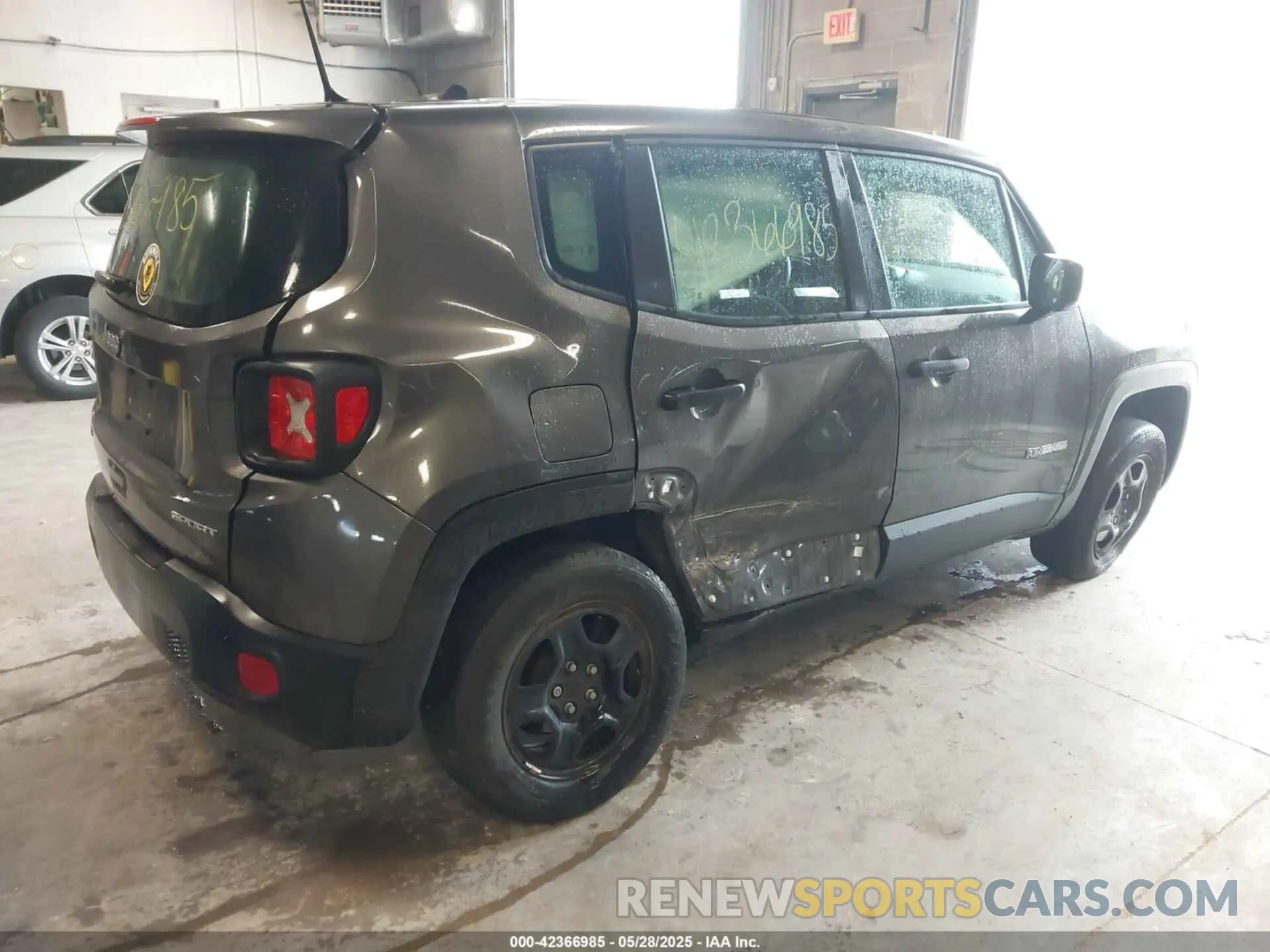 4 fotografías del automóvil dañado ZACNJBAB1KPJ91940 JEEP RENEGADE 2019