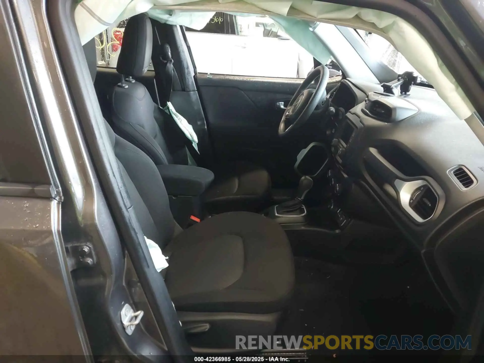 5 fotografías del automóvil dañado ZACNJBAB1KPJ91940 JEEP RENEGADE 2019