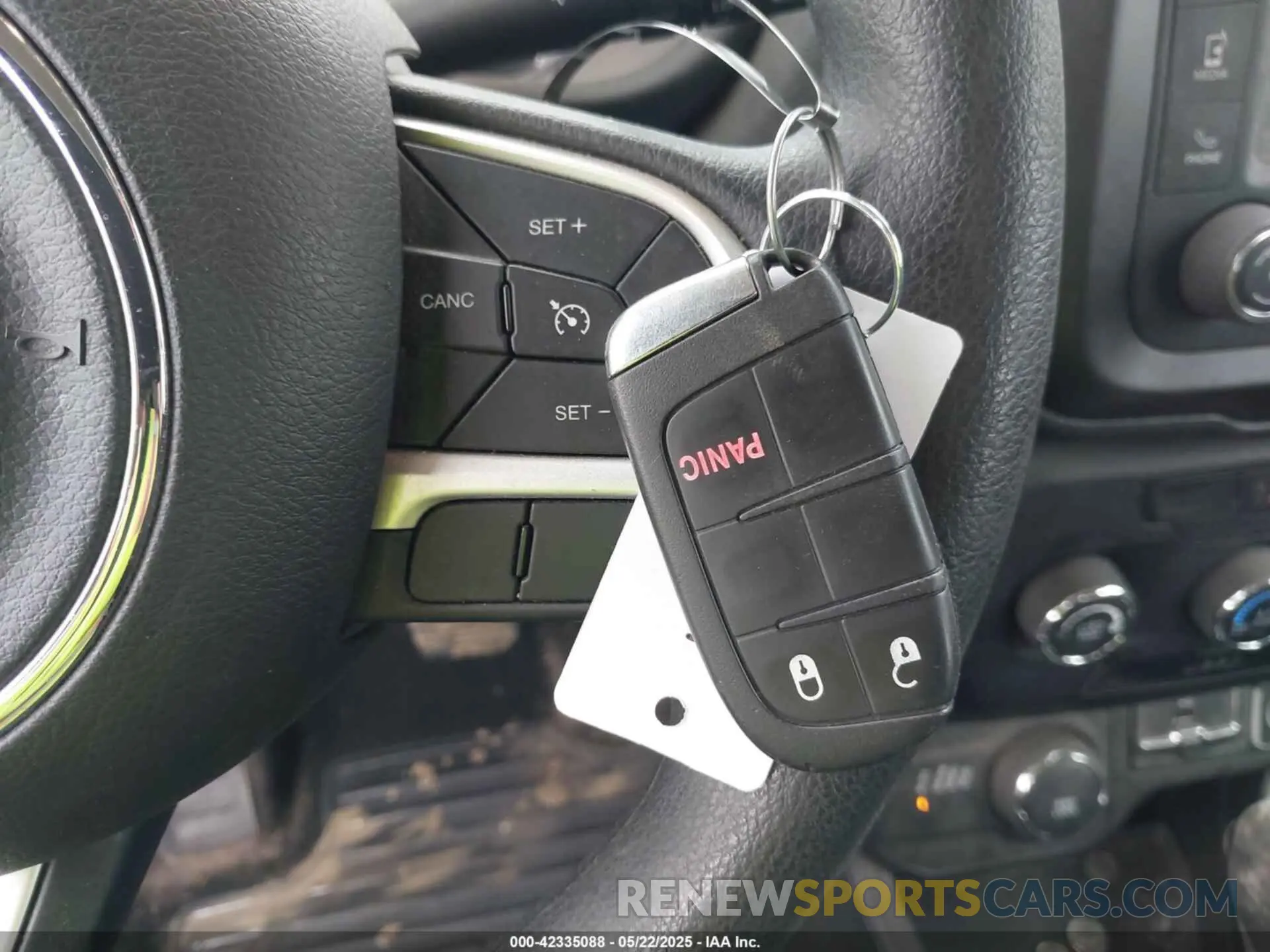 11 fotografías del automóvil dañado ZACNJBAB4KPK27653 JEEP RENEGADE 2019
