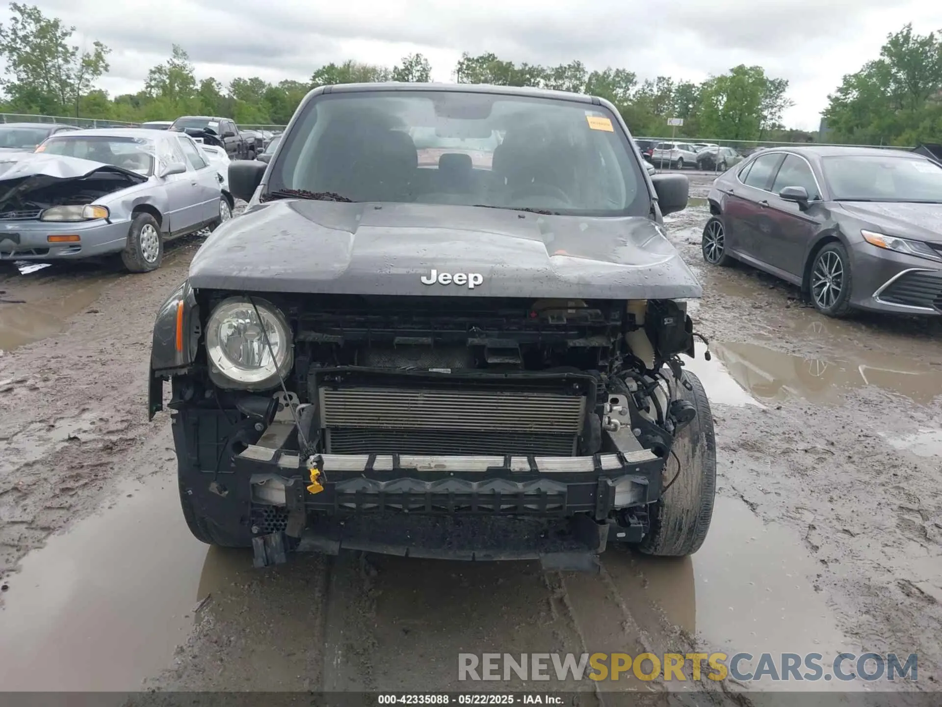 13 fotografías del automóvil dañado ZACNJBAB4KPK27653 JEEP RENEGADE 2019