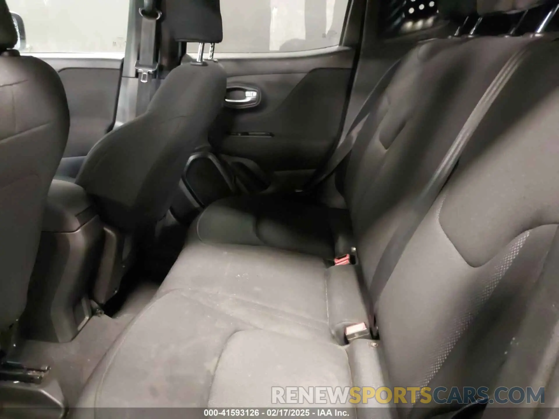 8 fotografías del automóvil dañado ZACNJBAB4KPK79364 JEEP RENEGADE 2019