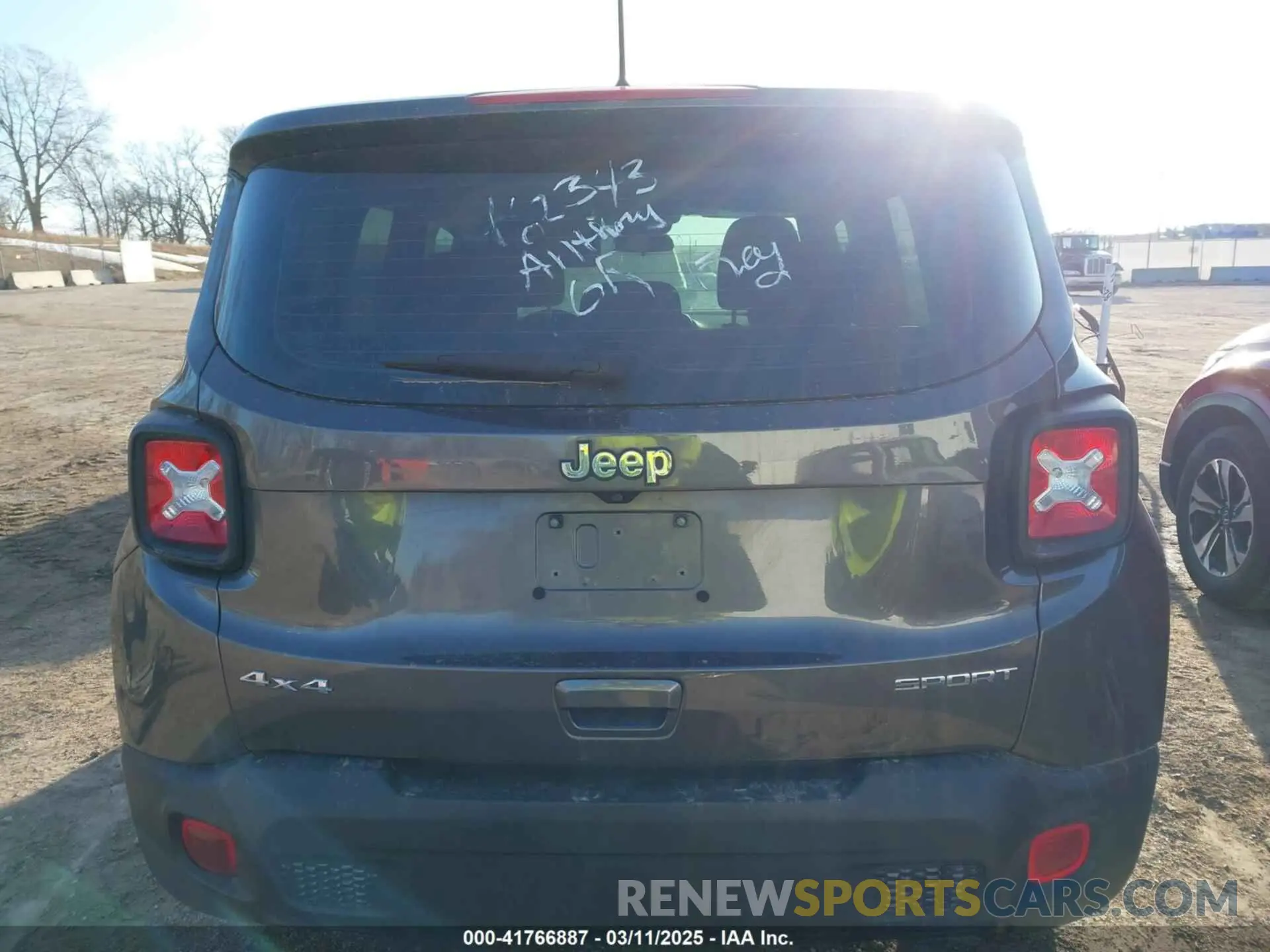 17 fotografías del automóvil dañado ZACNJBAB6KPJ80917 JEEP RENEGADE 2019