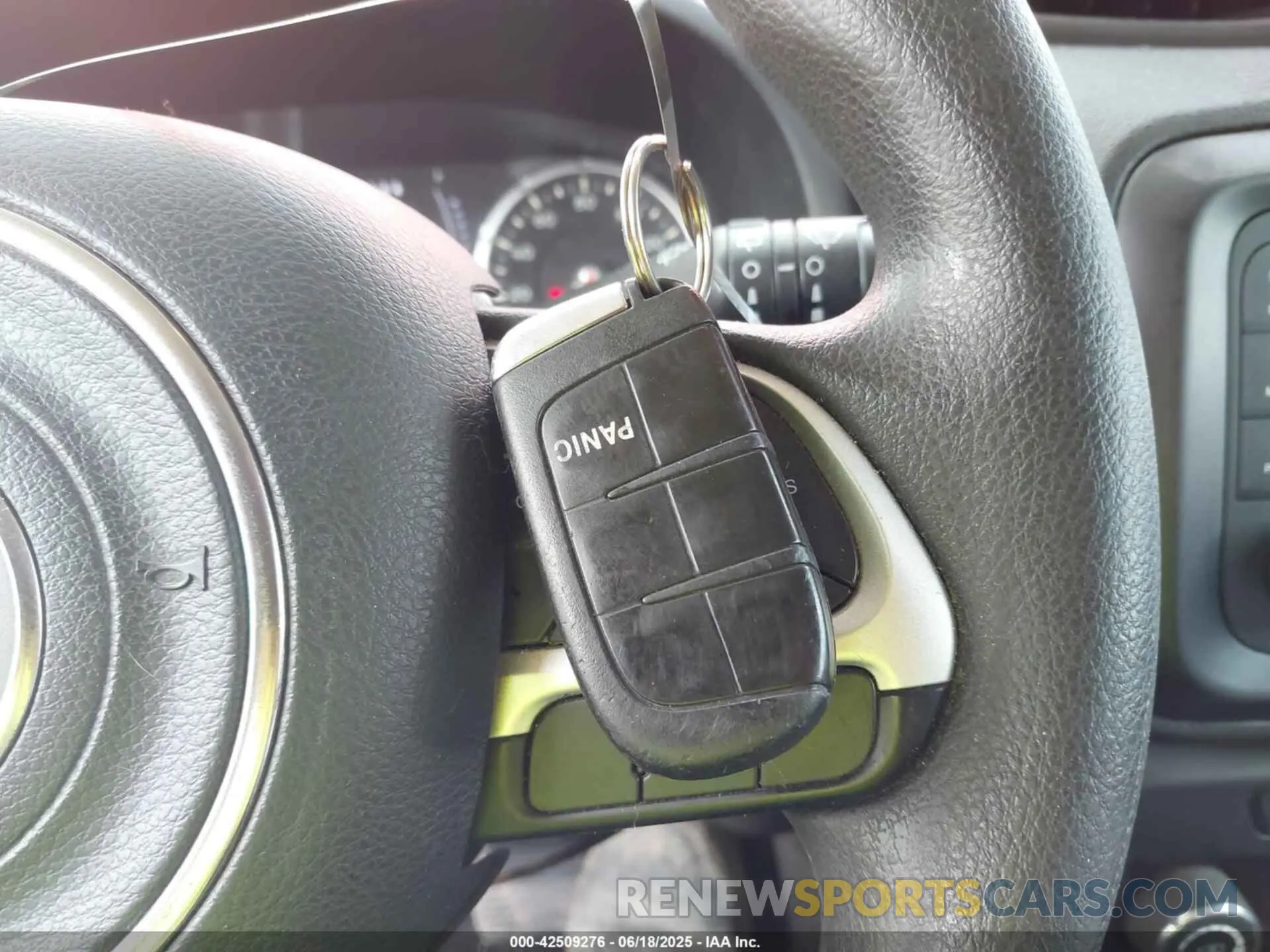 11 fotografías del automóvil dañado ZACNJBAB6KPJ95837 JEEP RENEGADE 2019