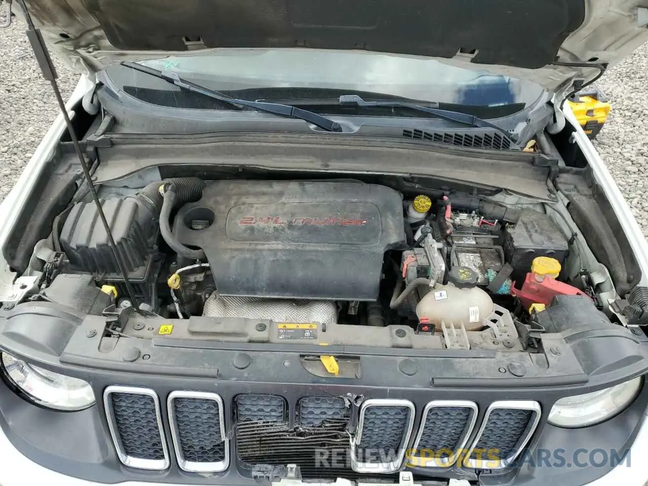 12 fotografías del automóvil dañado ZACNJBAB6KPJ96678 JEEP RENEGADE 2019