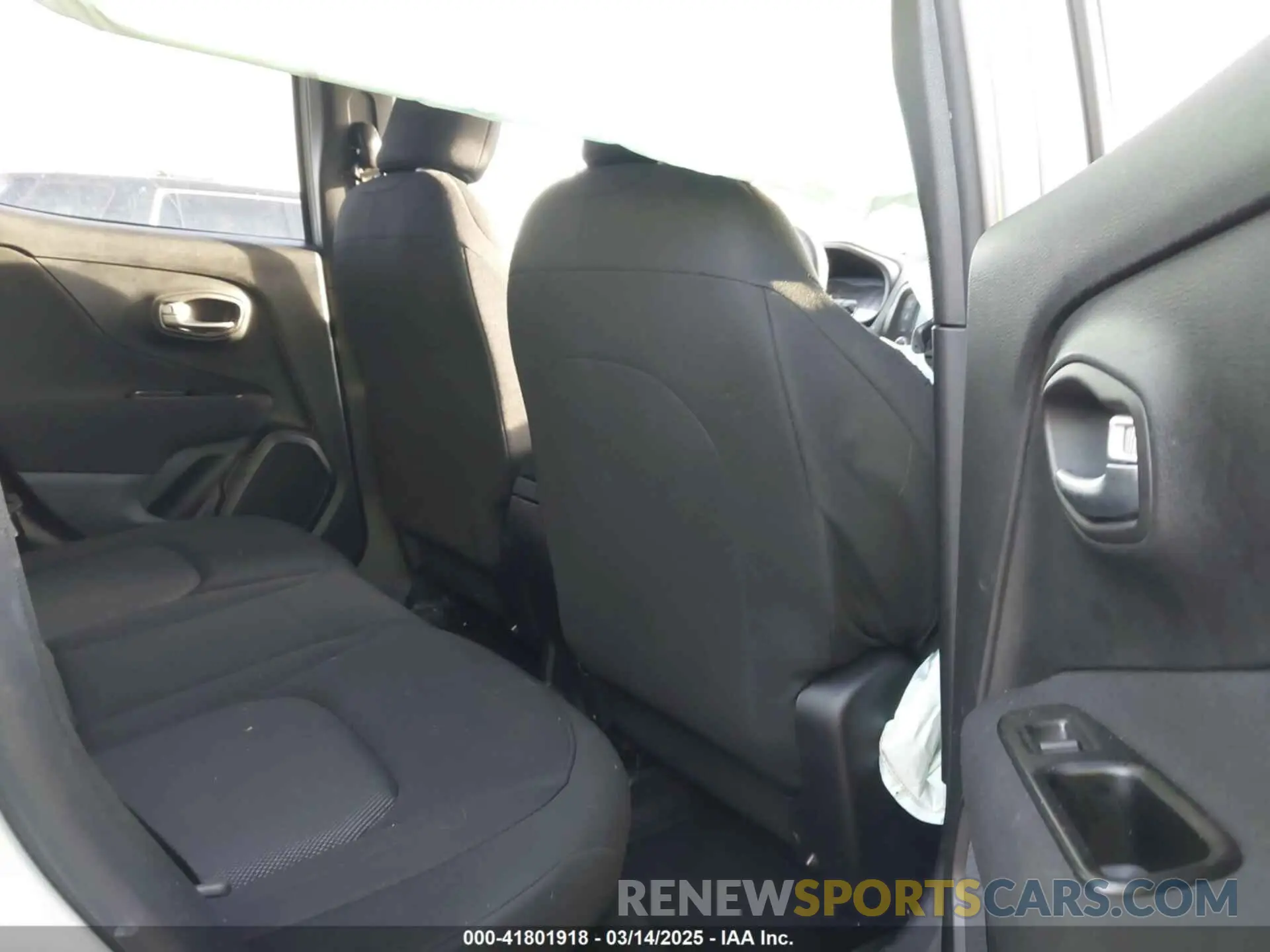 8 fotografías del automóvil dañado ZACNJBAB7KPK71811 JEEP RENEGADE 2019