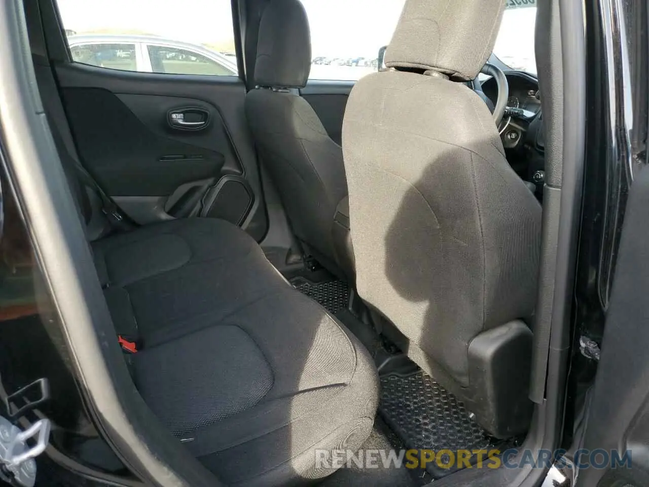 10 fotografías del automóvil dañado ZACNJBAB9KPK25669 JEEP RENEGADE 2019