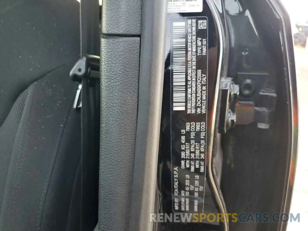 12 fotografías del automóvil dañado ZACNJBAB9KPK25669 JEEP RENEGADE 2019