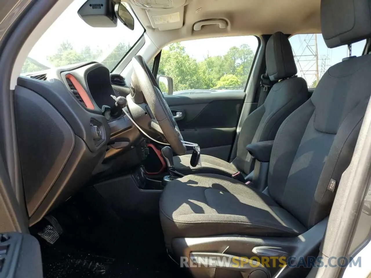 7 fotografías del automóvil dañado ZACNJBABXKPK61726 JEEP RENEGADE 2019