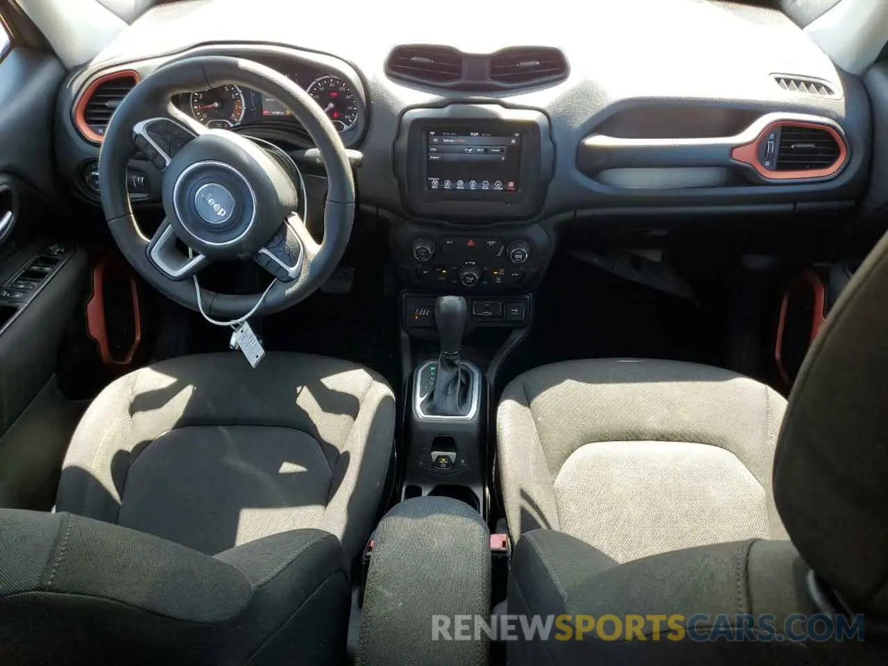 8 fotografías del automóvil dañado ZACNJBABXKPK61726 JEEP RENEGADE 2019