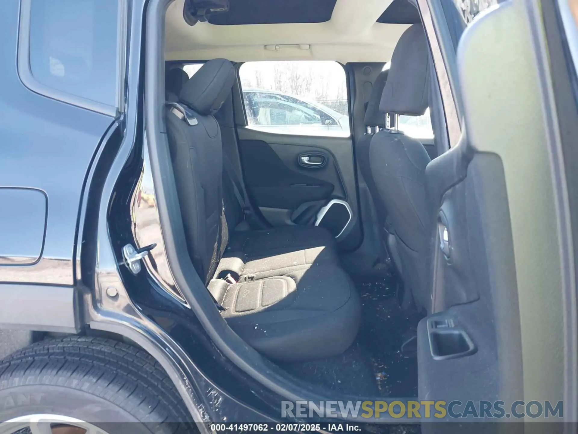 8 fotografías del automóvil dañado ZACNJBB17KPK10464 JEEP RENEGADE 2019