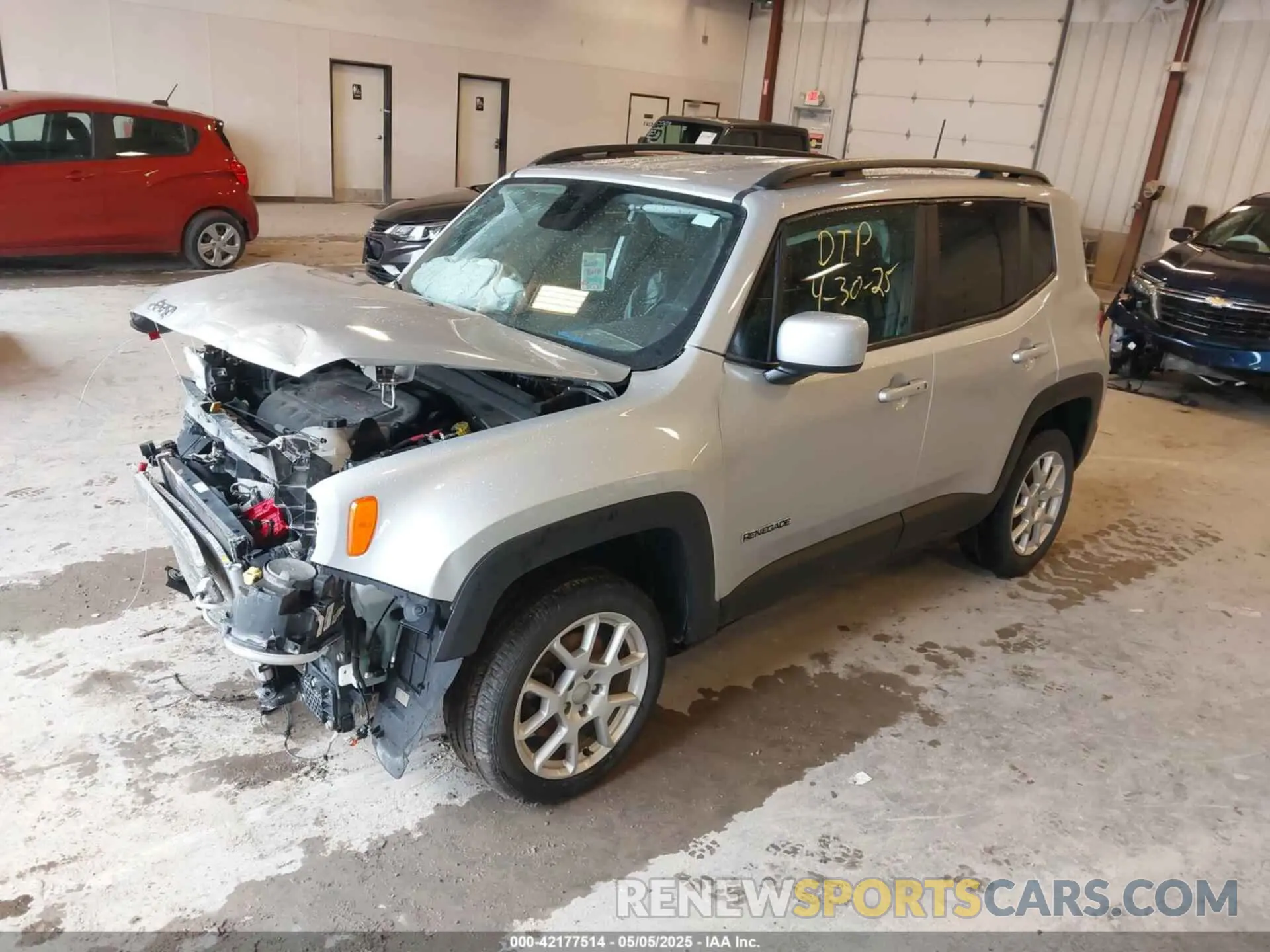 2 fotografías del automóvil dañado ZACNJBBB1KPK73892 JEEP RENEGADE 2019