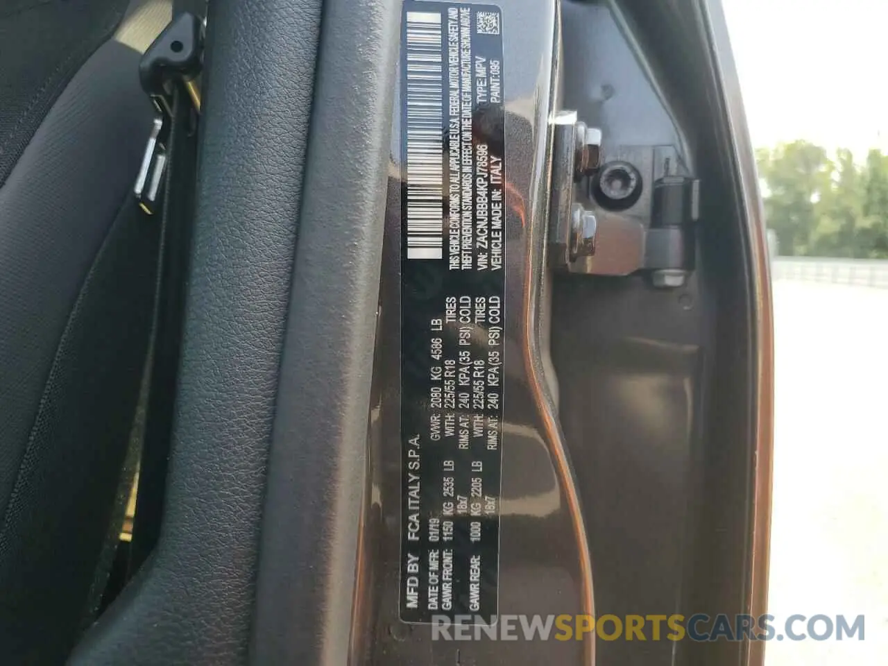 13 fotografías del automóvil dañado ZACNJBBB4KPJ78596 JEEP RENEGADE 2019